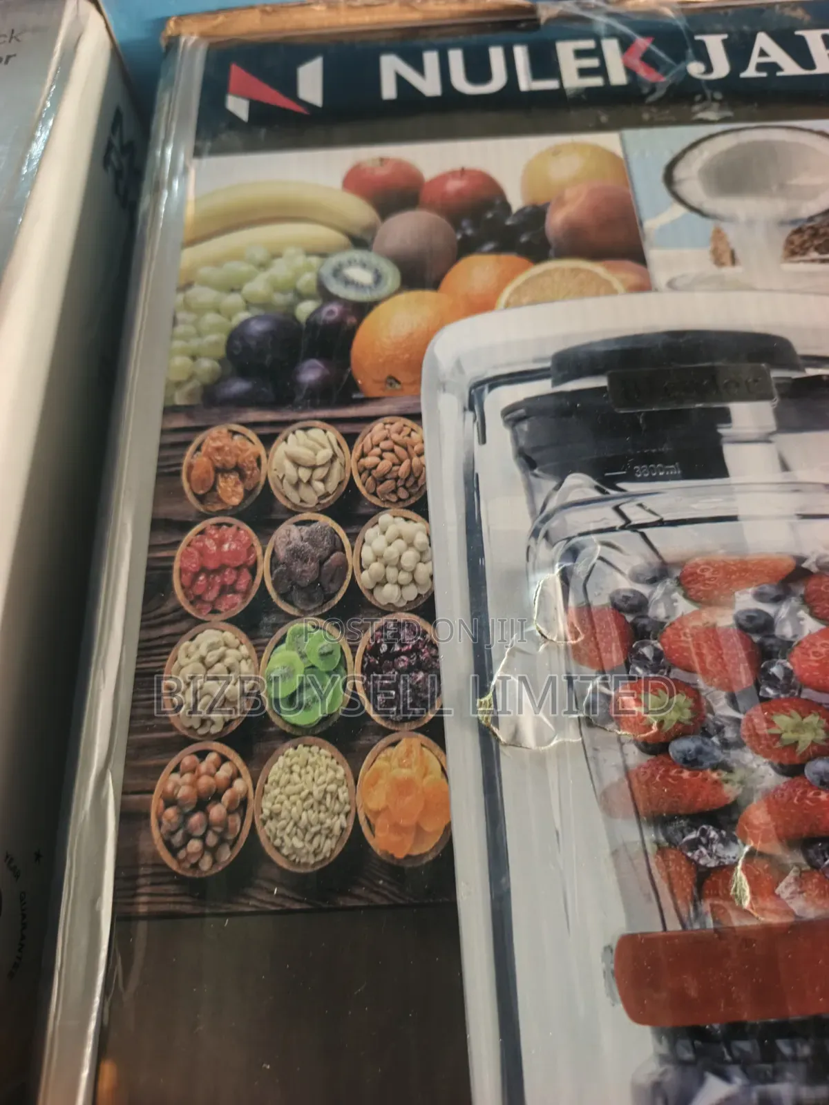 Commercial / Heavy-Duty Soundproof Countertop Blender and Grinder