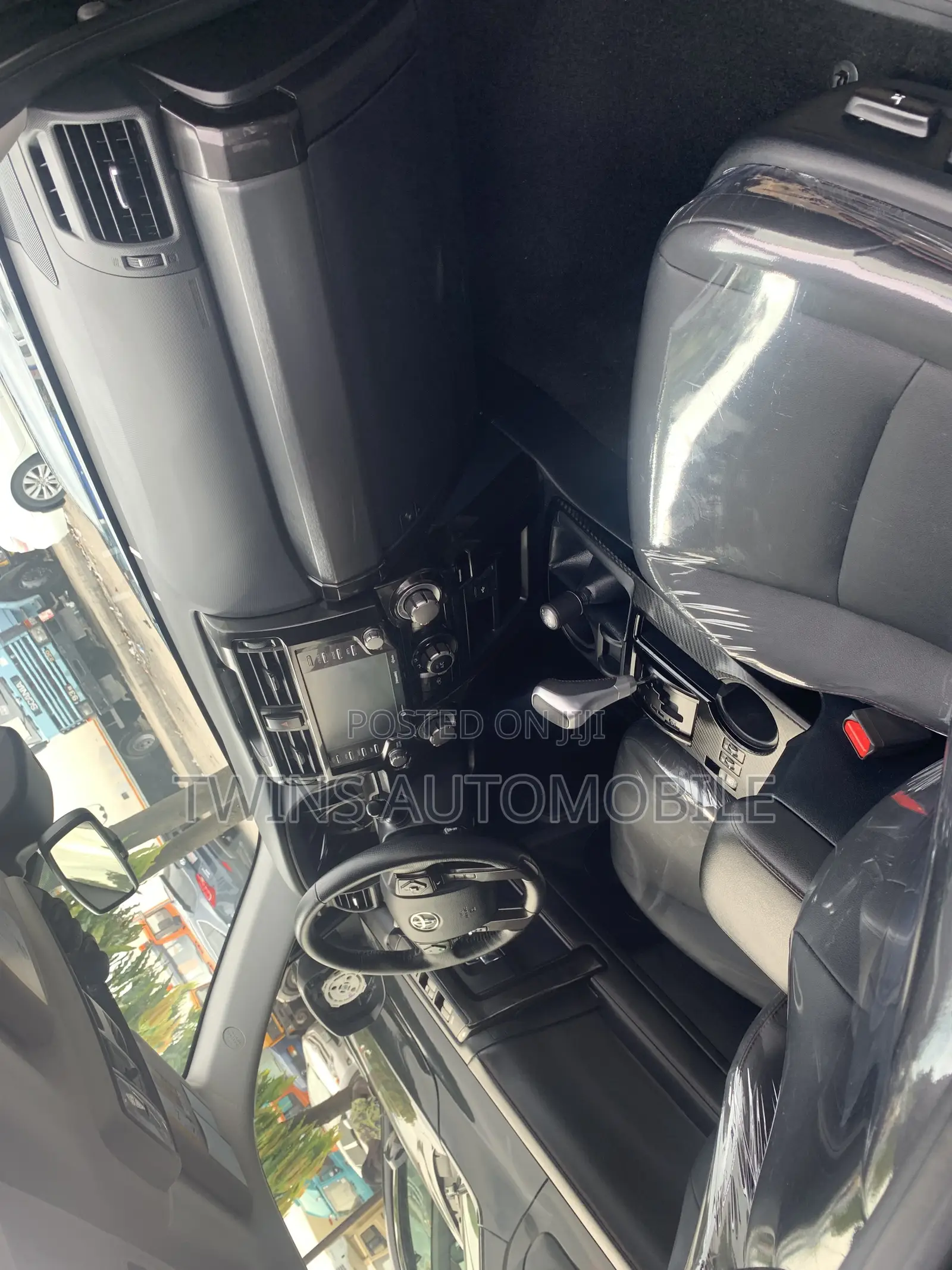 Toyota 4-Runner Limited 4WD 2024 Black