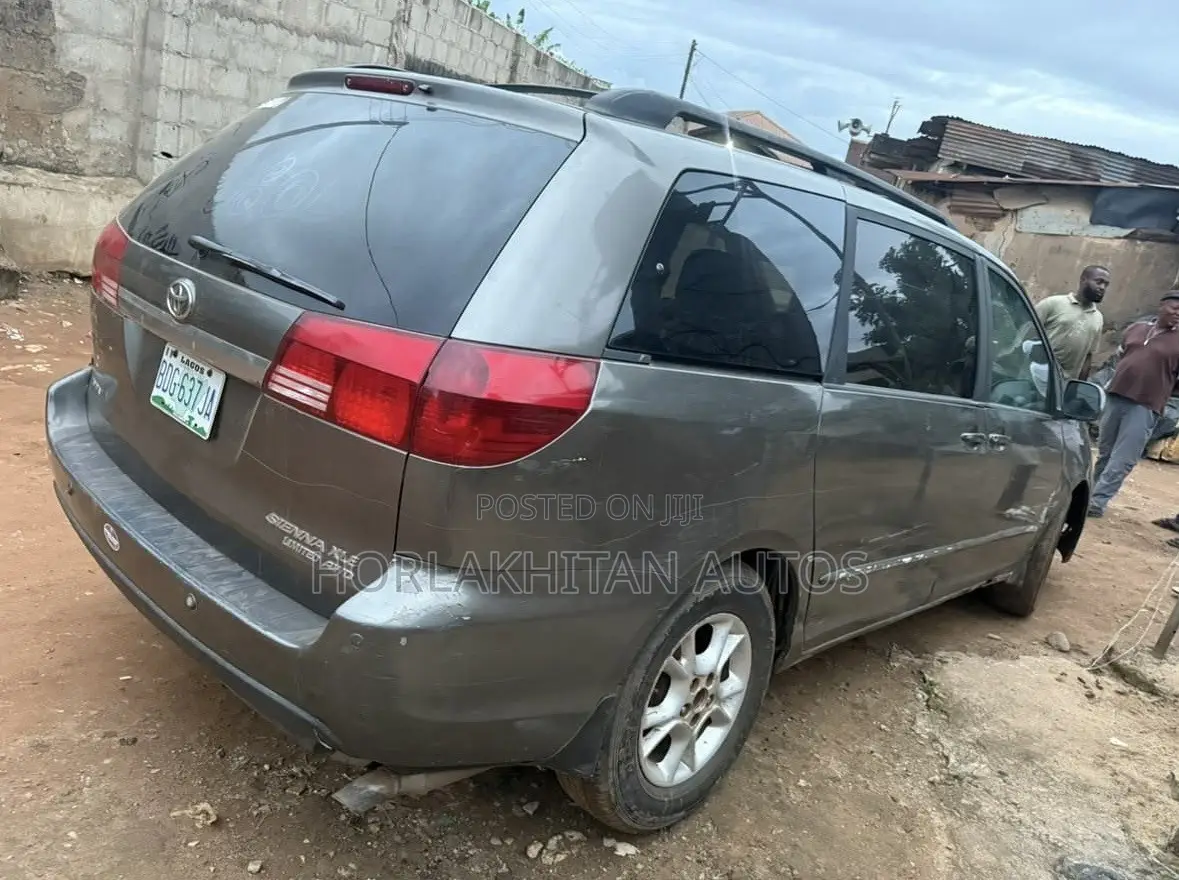 Toyota Sienna XLE 2005 Green