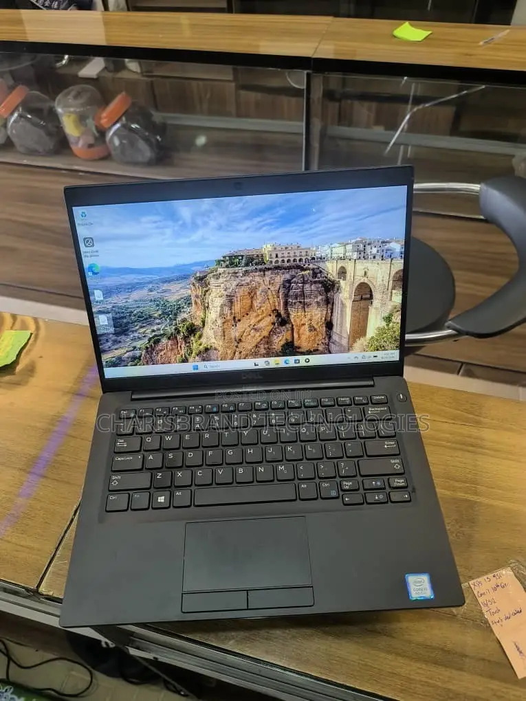 Laptop Dell Latitude 7390 8GB Intel Core i5 SSD 256GB