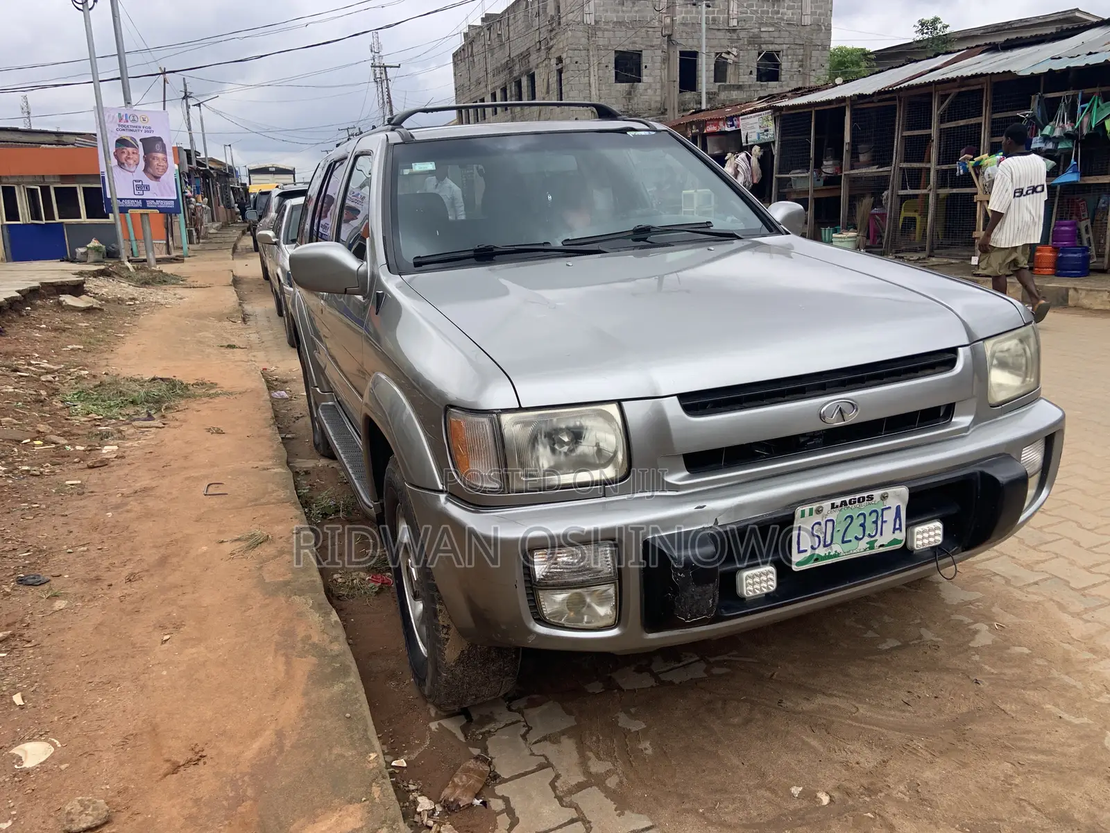Infiniti QX4 2001 Gray