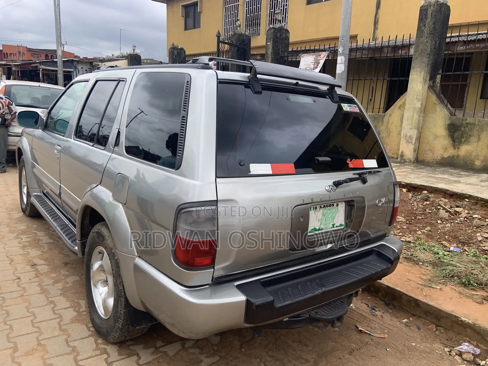 Infiniti QX4 2001 Gray