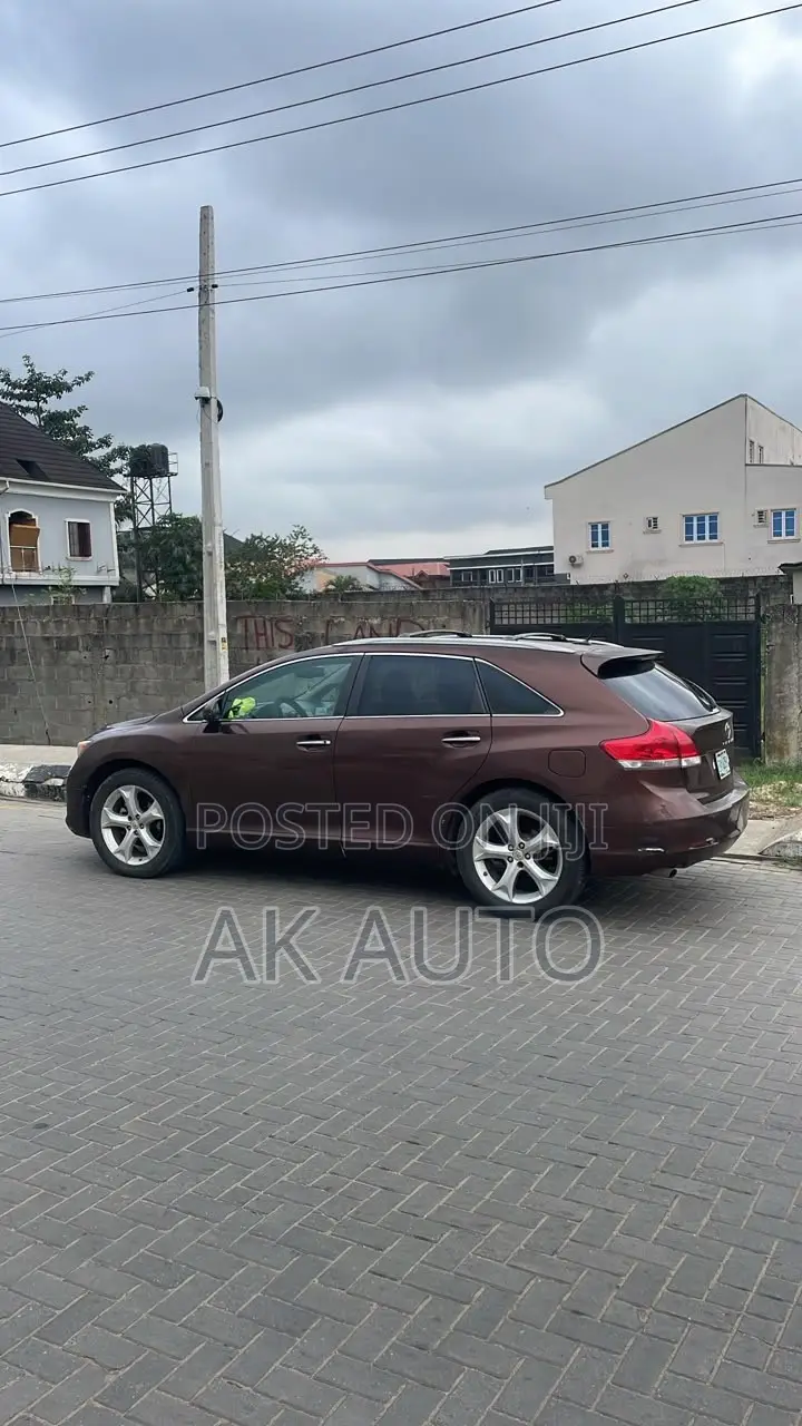 Toyota Venza 2010 Gold