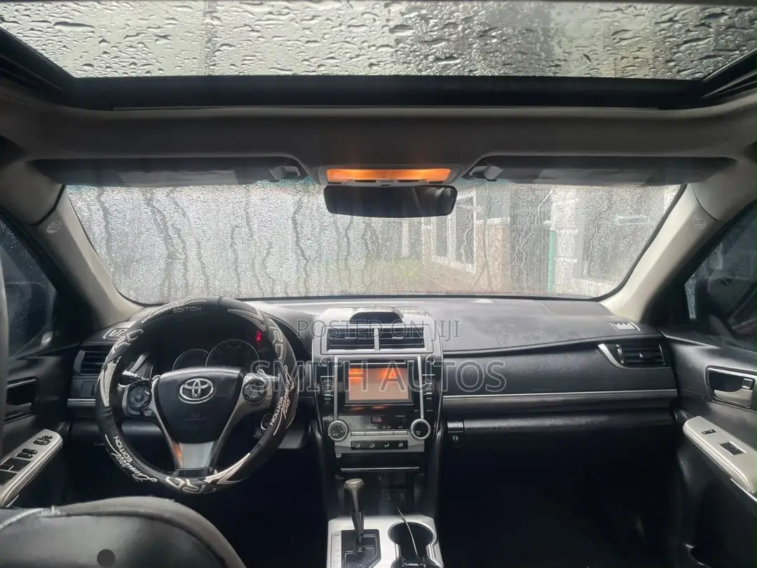 Toyota Camry SE 4dr Sedan (2.5L 4cyl 6A) 2013 Red