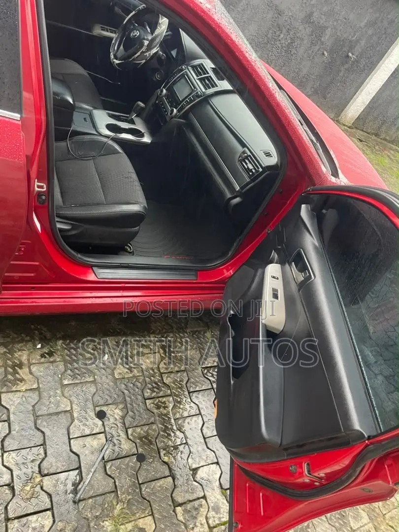 Toyota Camry SE 4dr Sedan (2.5L 4cyl 6A) 2013 Red