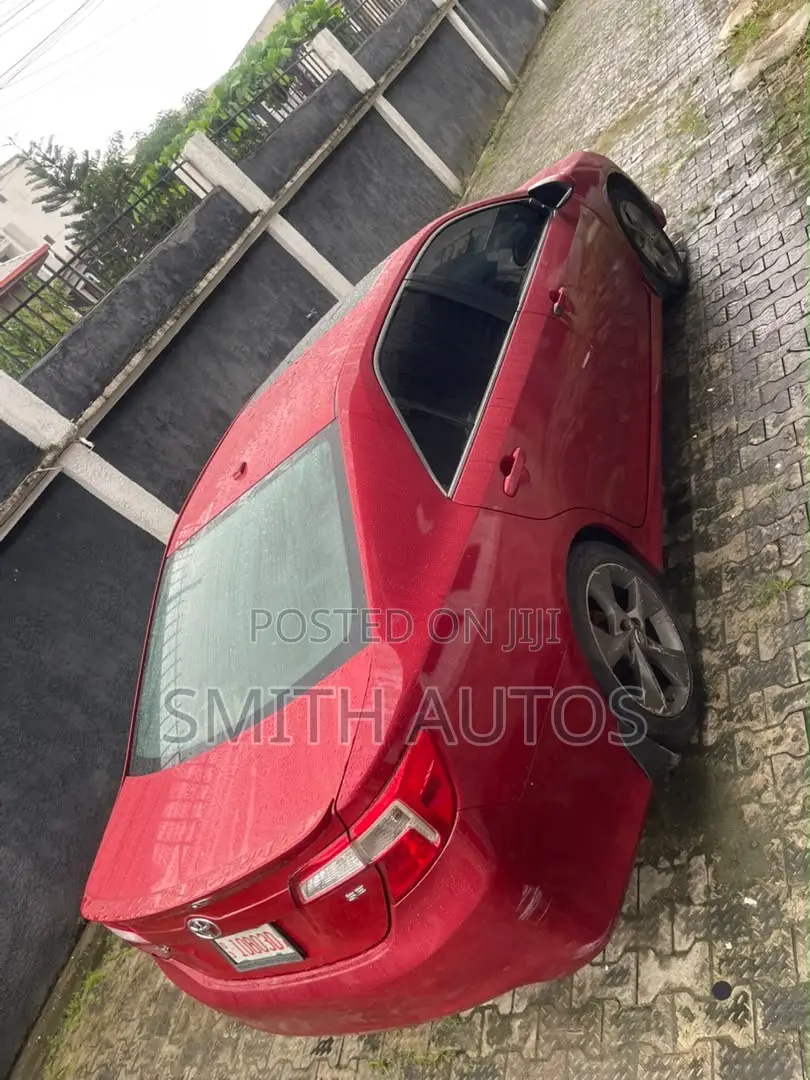 Toyota Camry SE 4dr Sedan (2.5L 4cyl 6A) 2013 Red