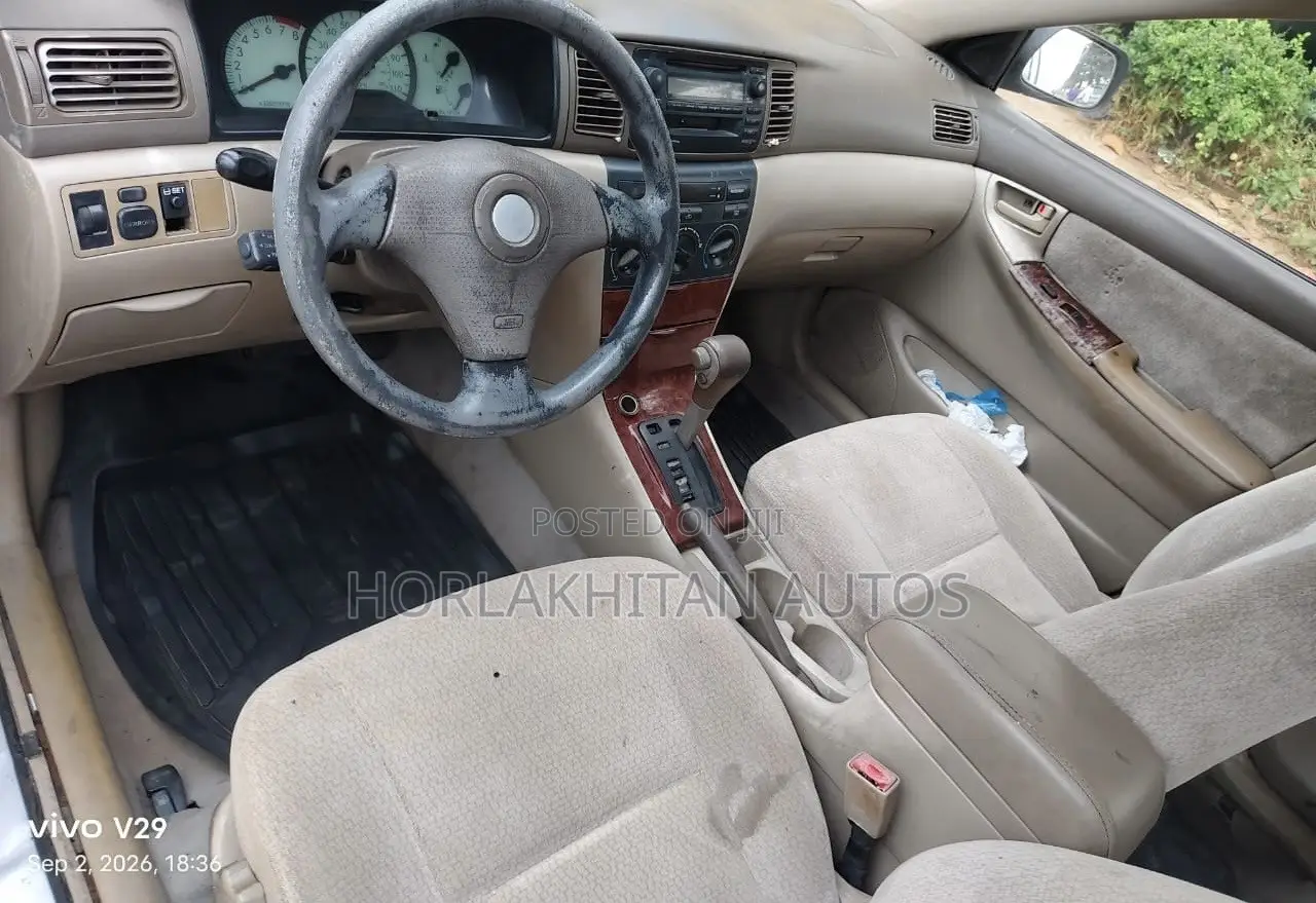 Toyota Corolla LE 2004 Silver