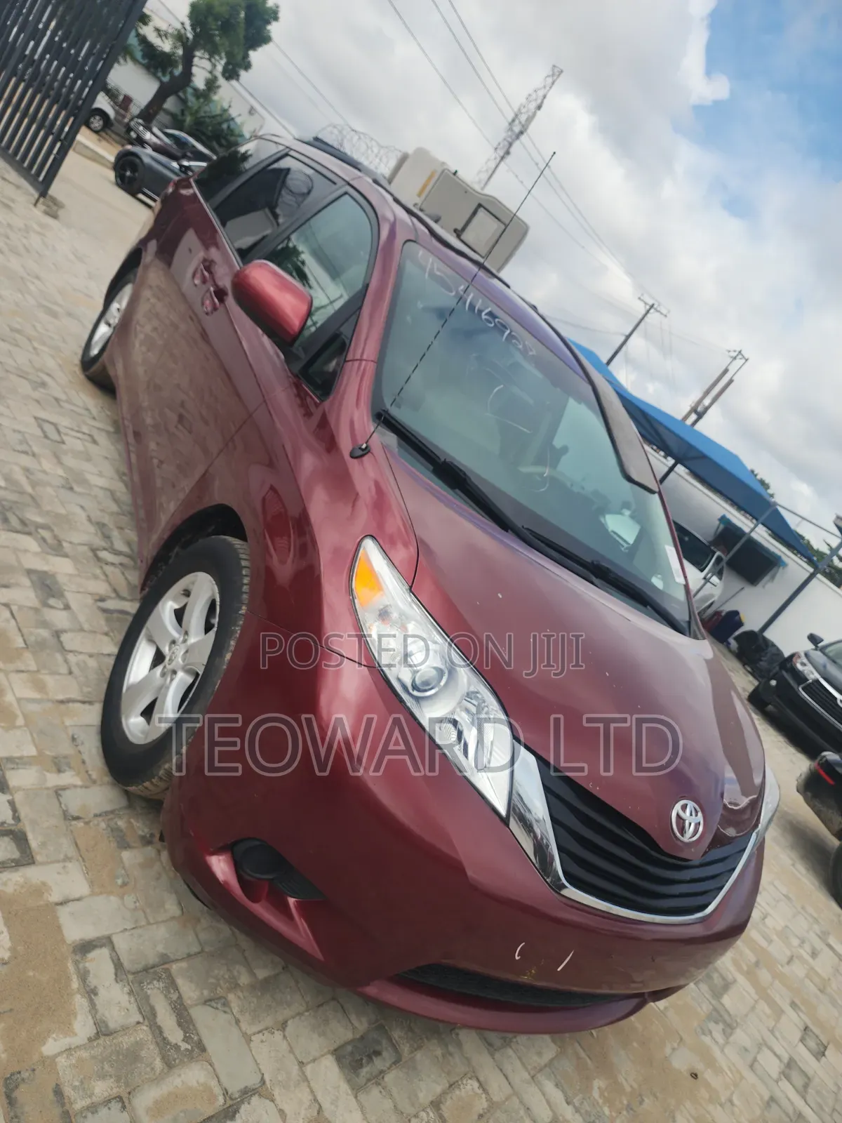 Toyota Sienna LE 8 Passenger 2011 Burgundy