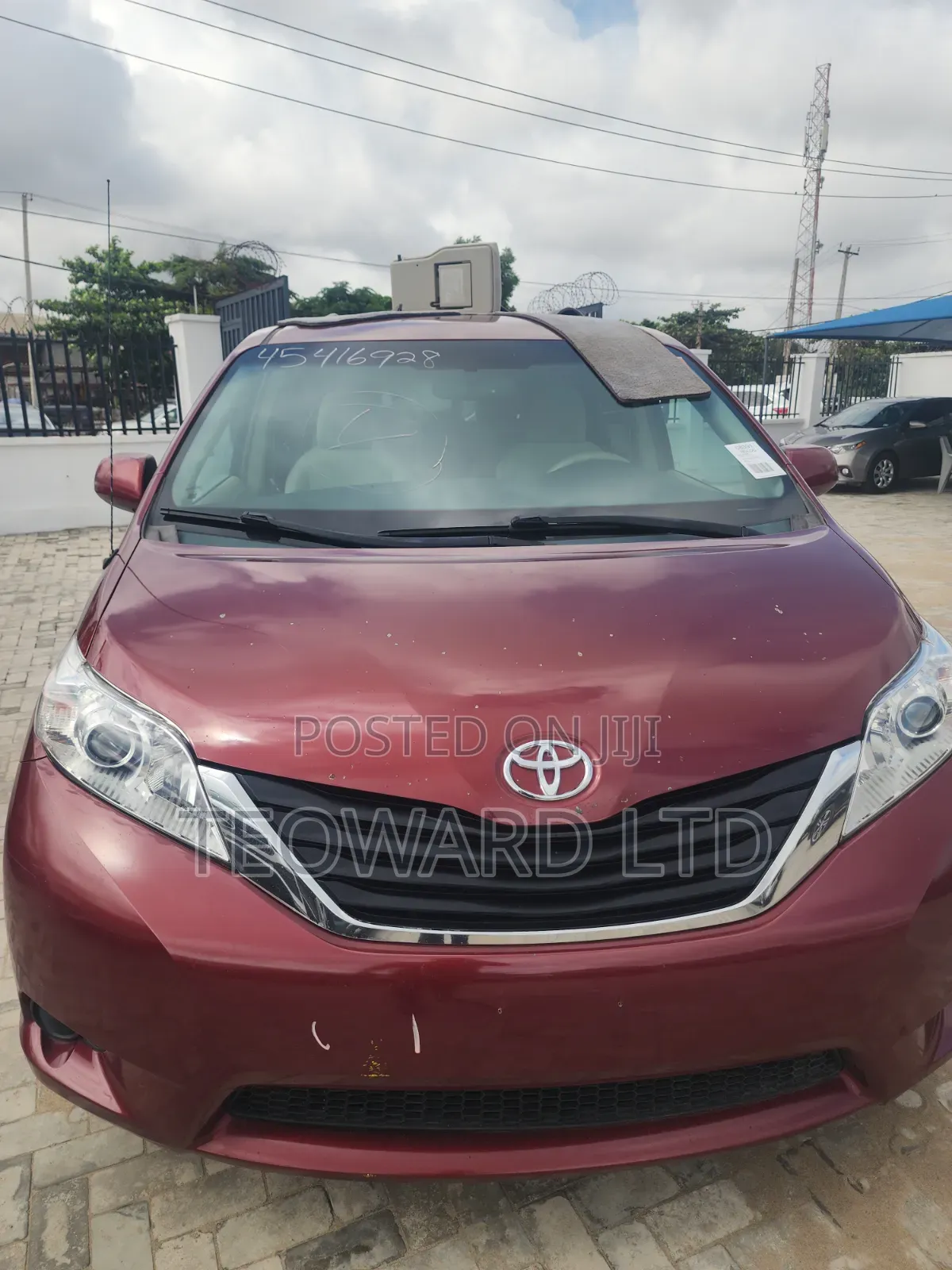 Toyota Sienna LE 8 Passenger 2011 Burgundy