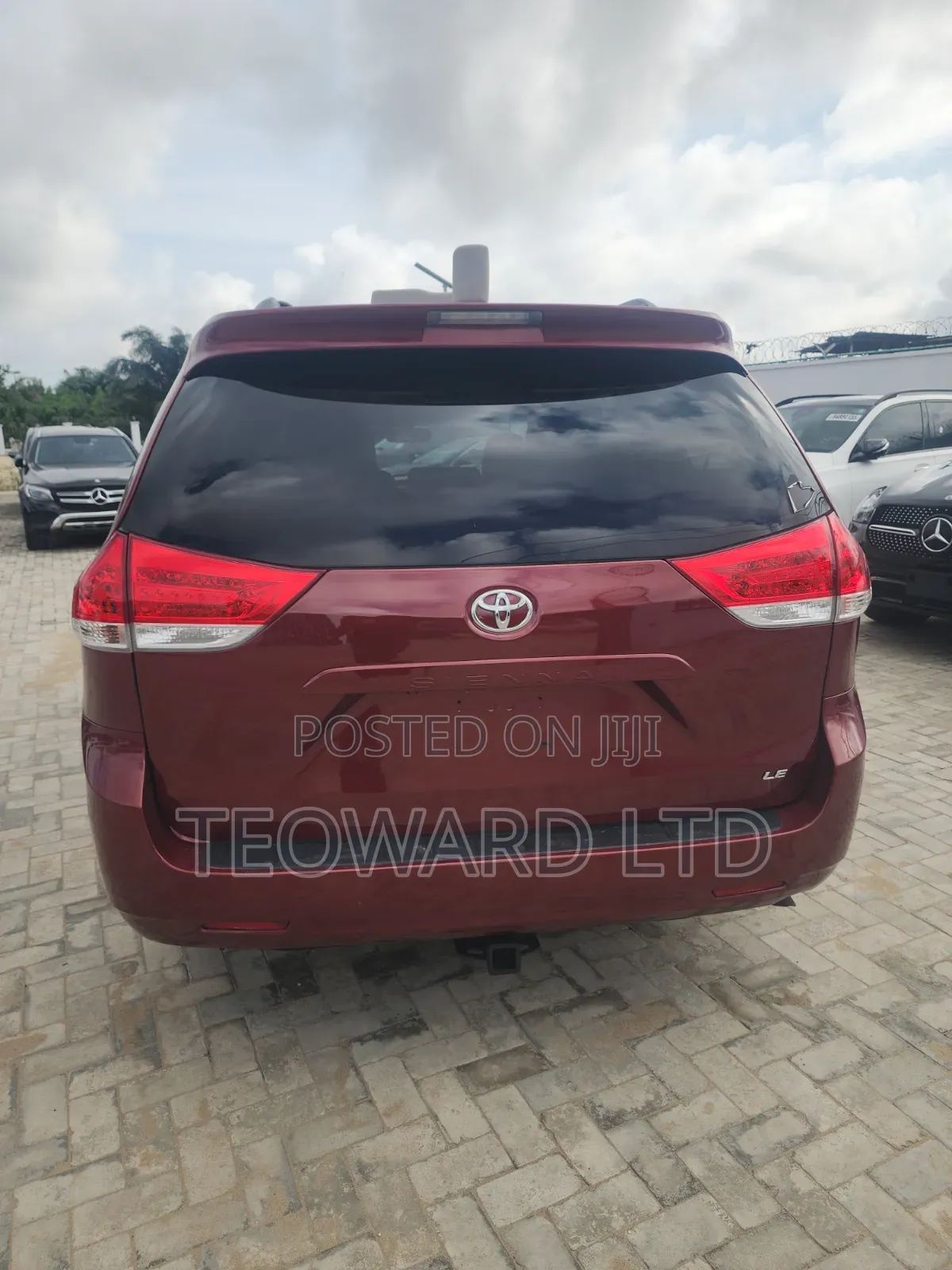 Toyota Sienna LE 8 Passenger 2011 Burgundy