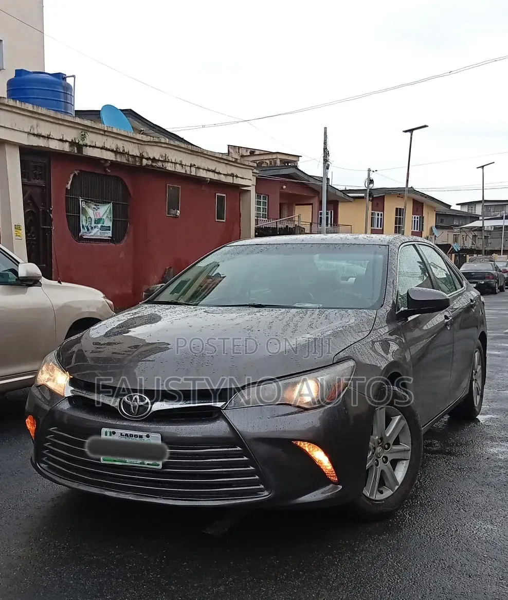 Toyota Camry LE 4dr Sedan (2.5L 4cyl 6A) 2015 Gray