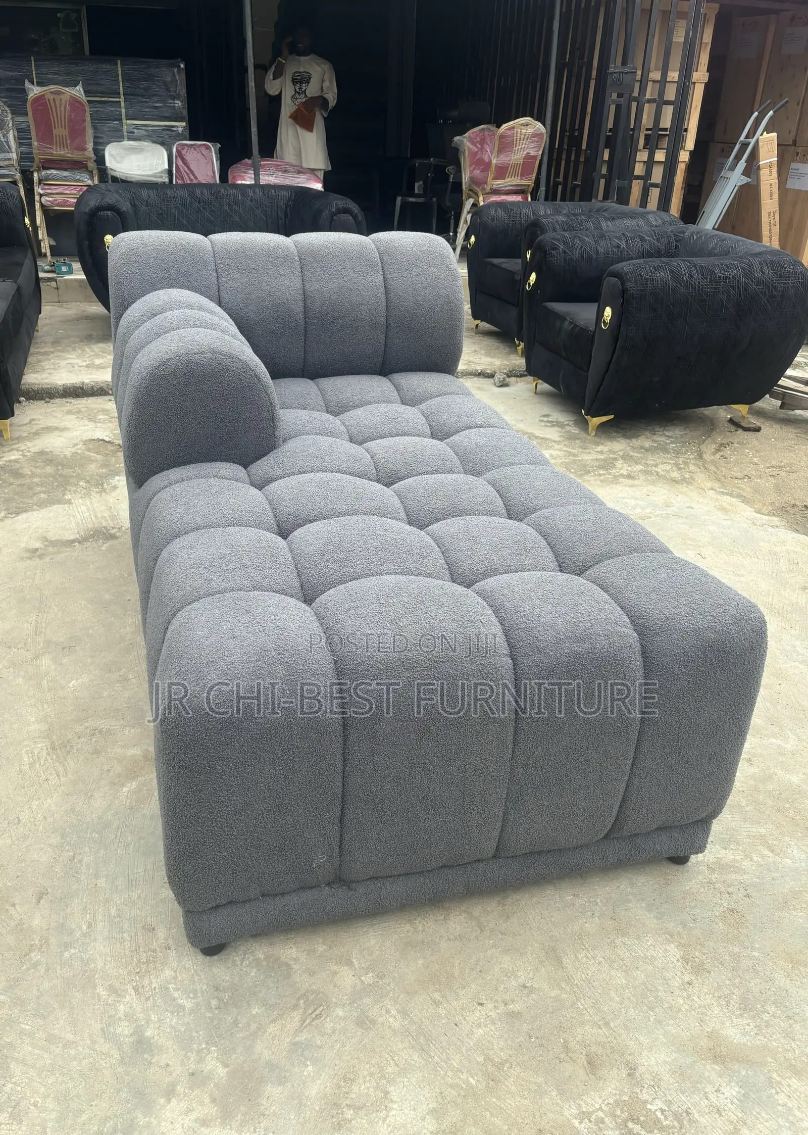 Portable Living Room Upholstery Sofa of Magnificent Quality