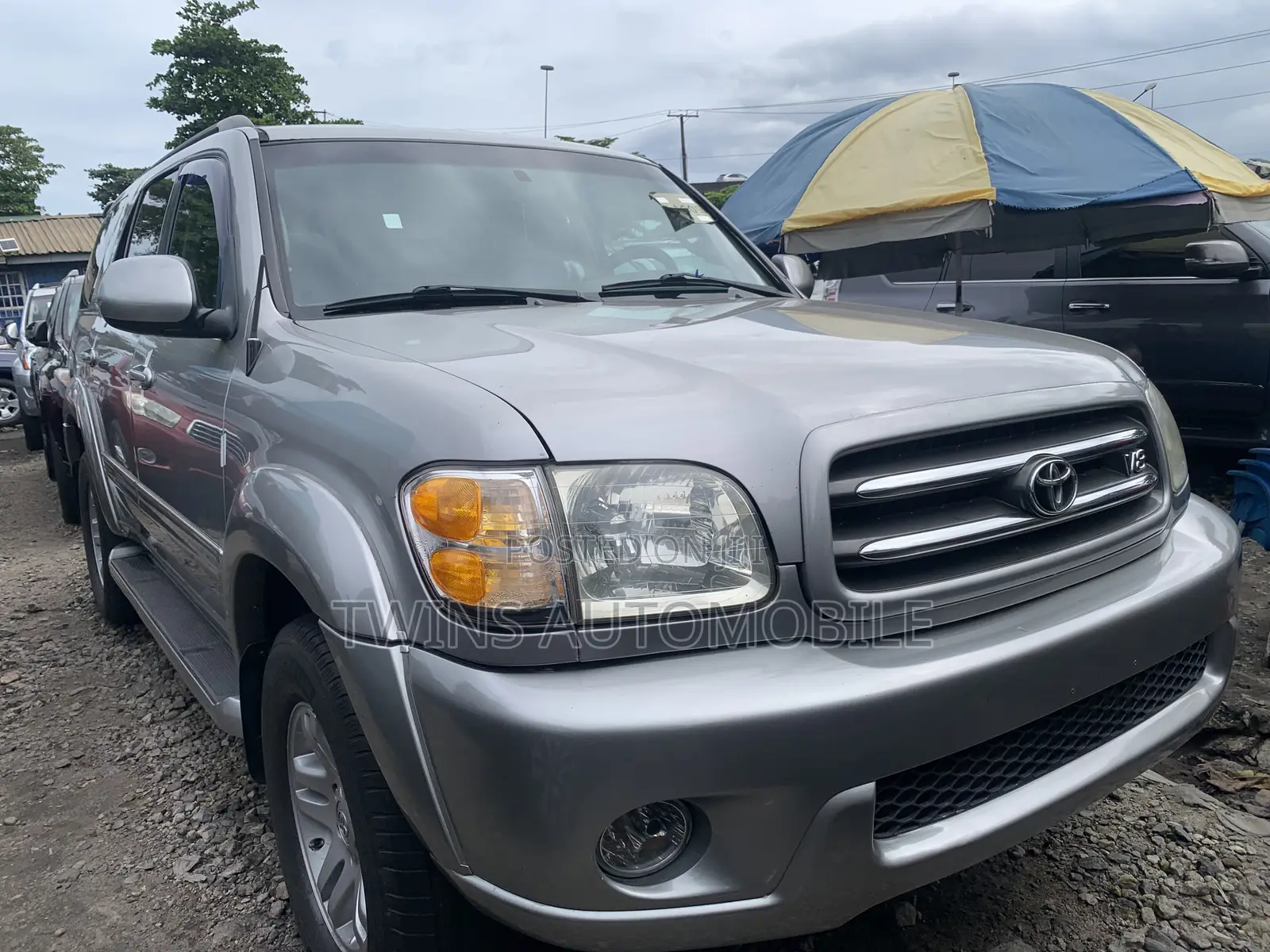 Toyota Sequoia Limited 4dr SUV 4WD (4.7L 8cyl 5A) 2005 Silver