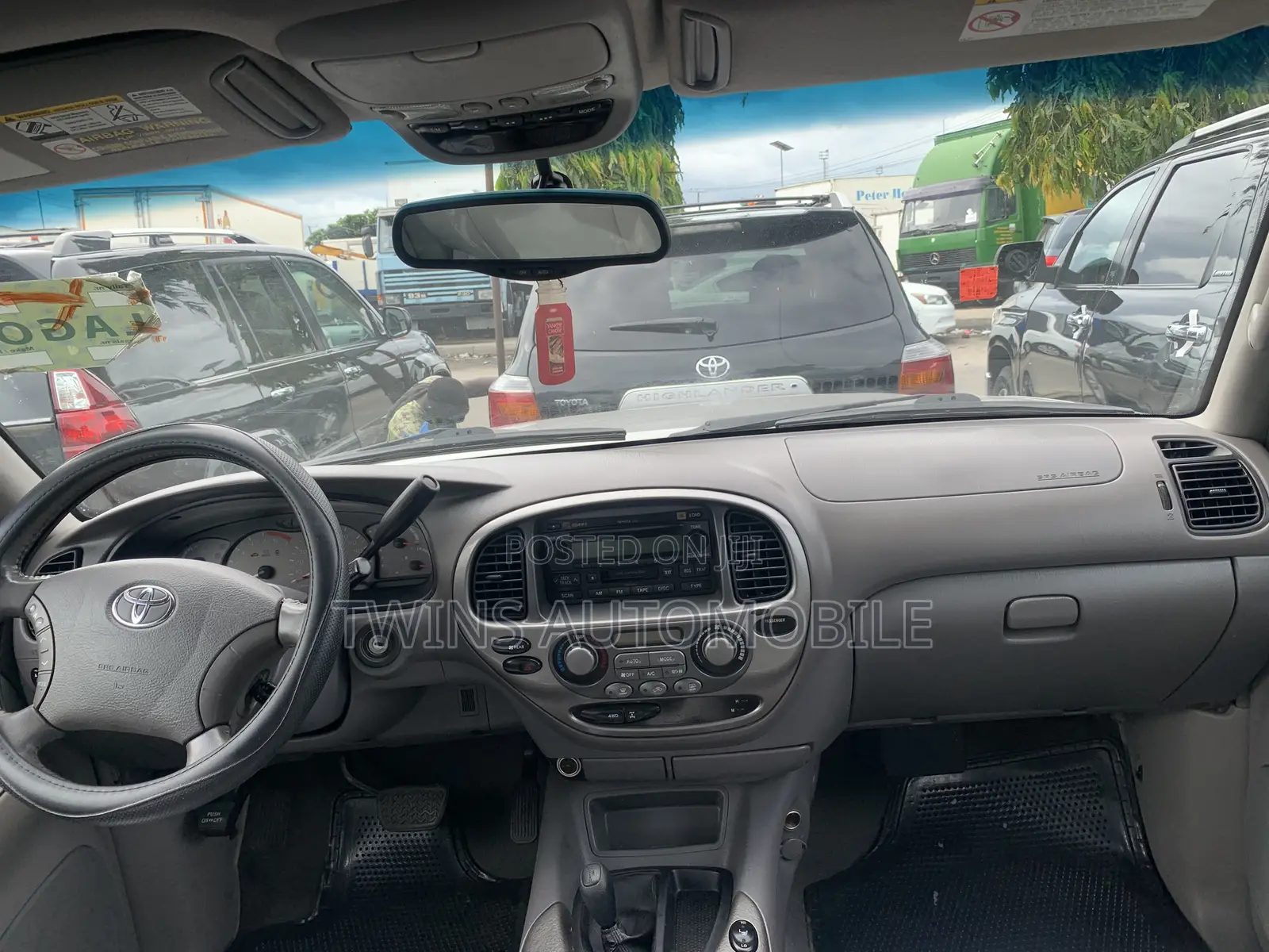 Toyota Sequoia Limited 4dr SUV 4WD (4.7L 8cyl 5A) 2005 Silver