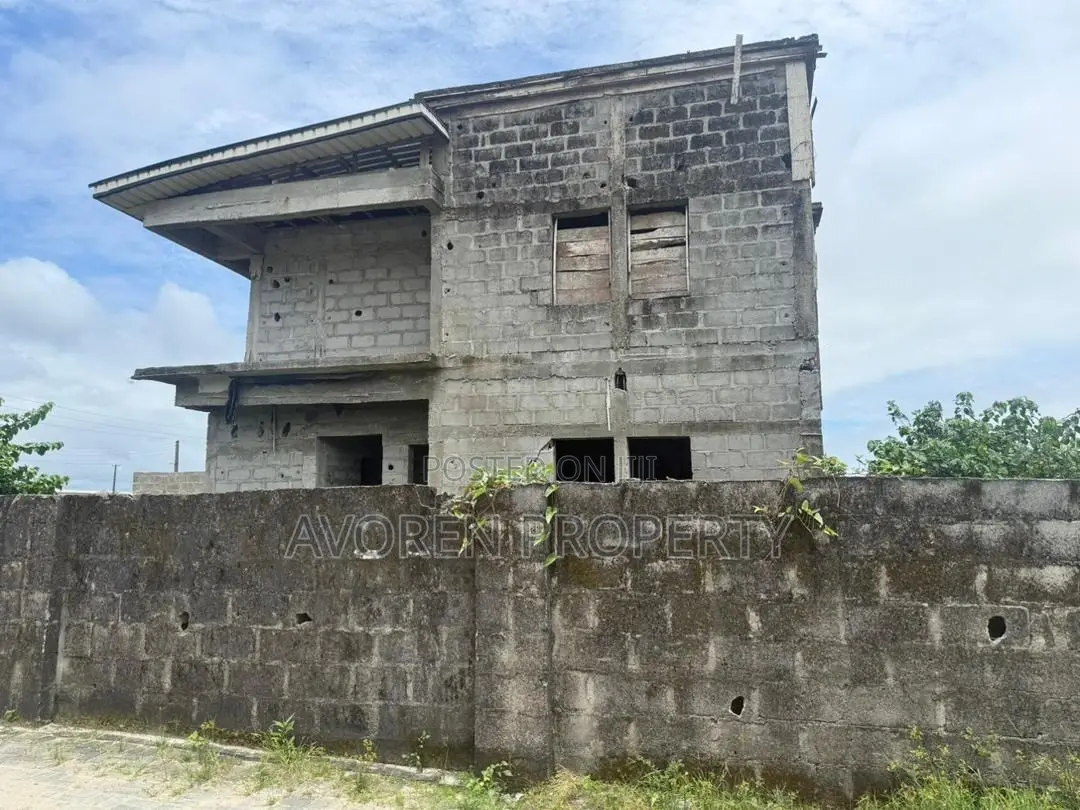 4bdrm Duplex in Ibeju for sale