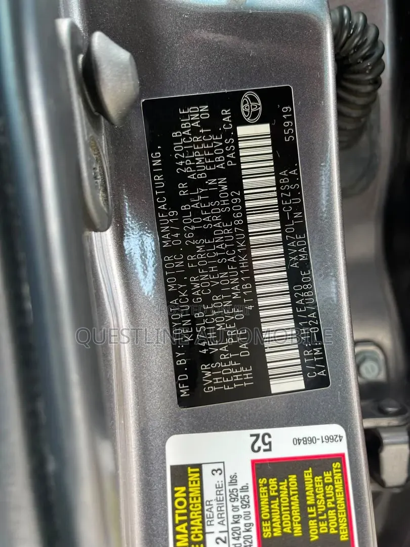 Toyota Camry SE (2.5L 4cyl 8A) 2019 Gray