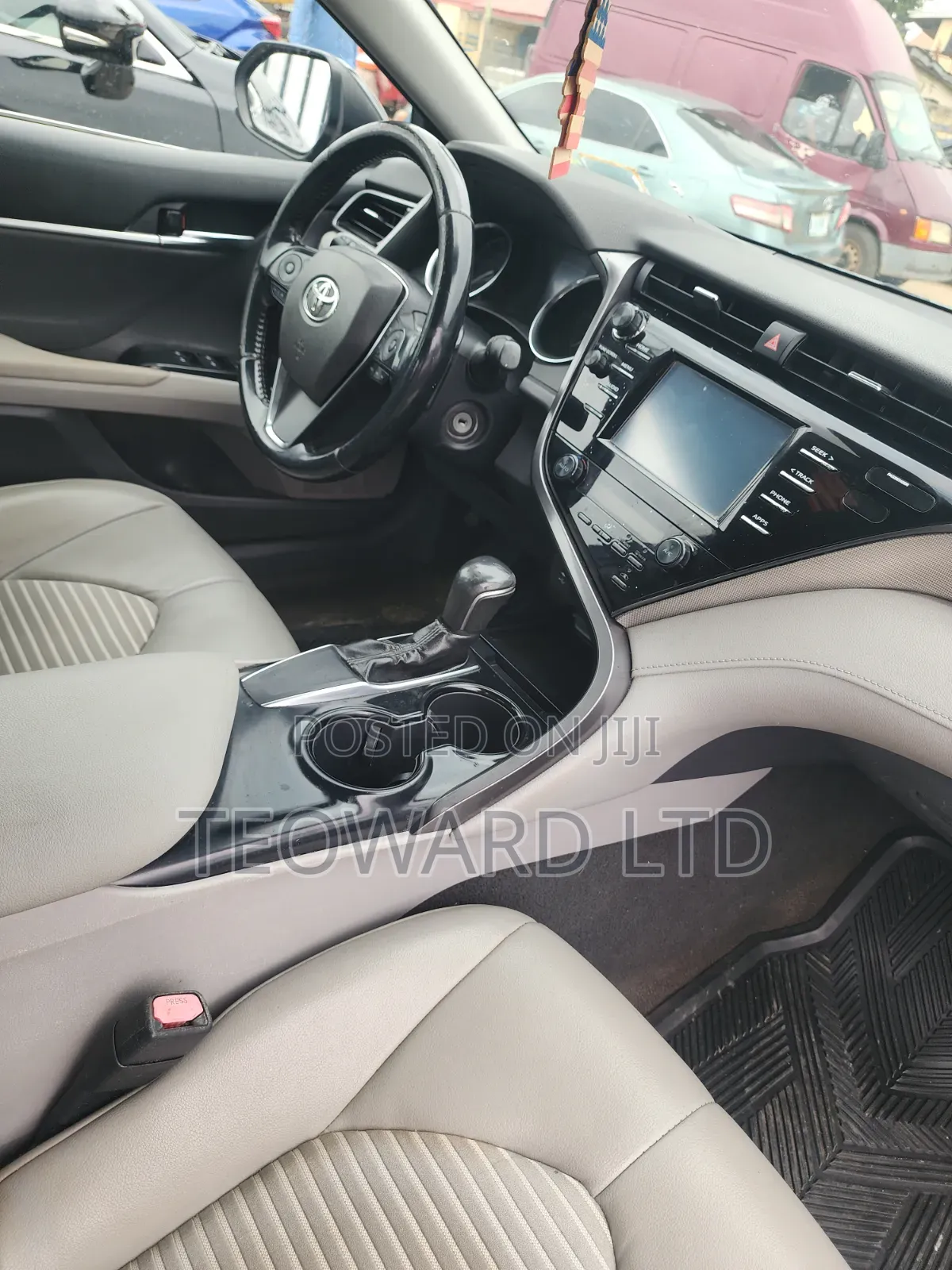 Toyota Camry SE (2.5L 4cyl 8A) 2019 Black