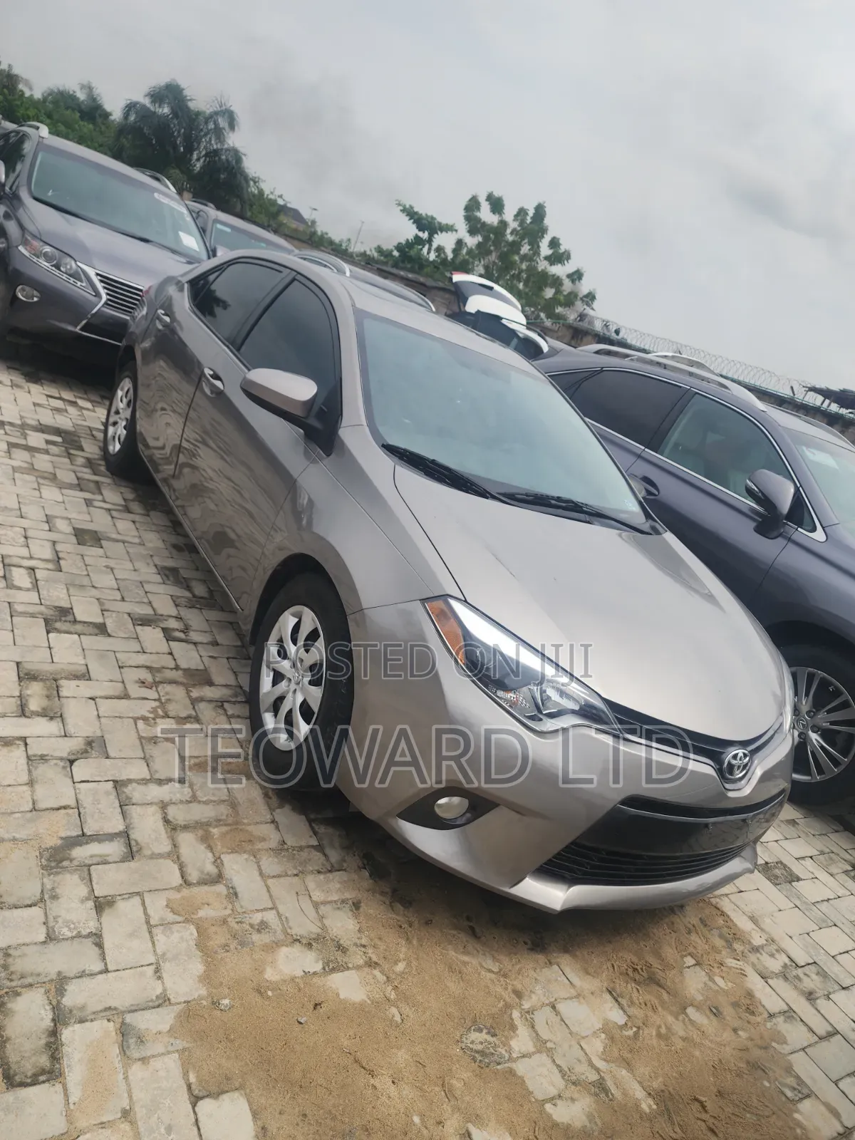 Toyota Corolla LE 4dr Sedan (1.8L 4cyl CVT) 2015 Brown