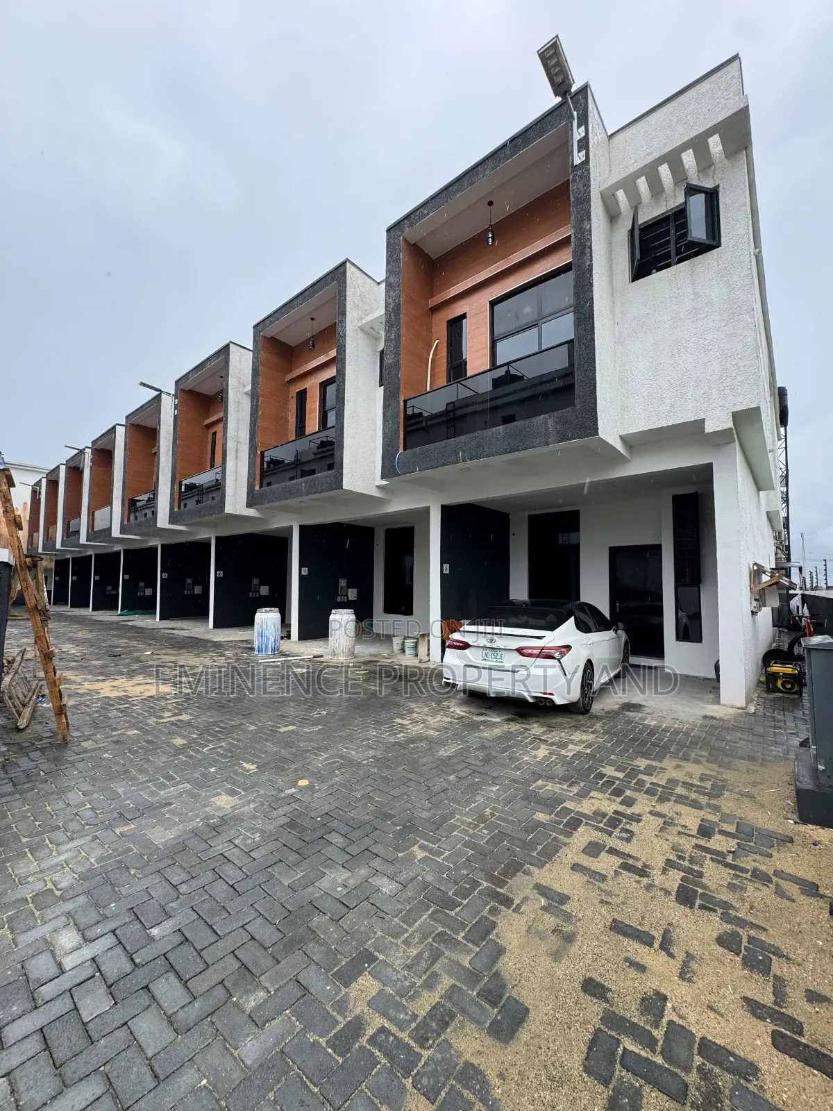 3bdrm Duplex in Off Lekki-Epe Expressway for sale
