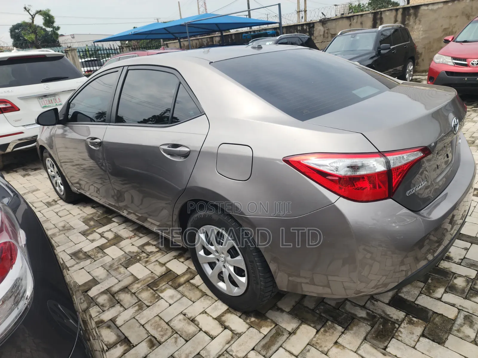 Toyota Corolla LE 4dr Sedan (1.8L 4cyl CVT) 2015 Brown