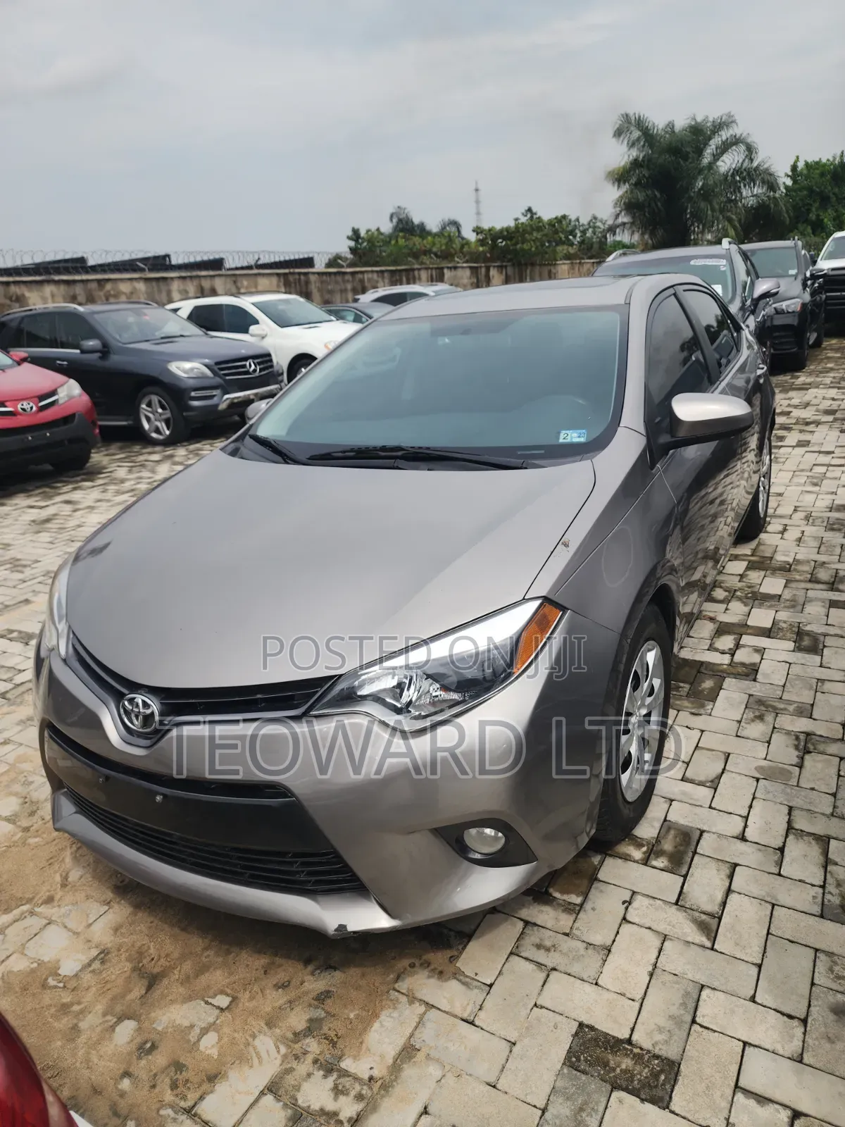 Toyota Corolla LE 4dr Sedan (1.8L 4cyl CVT) 2015 Brown