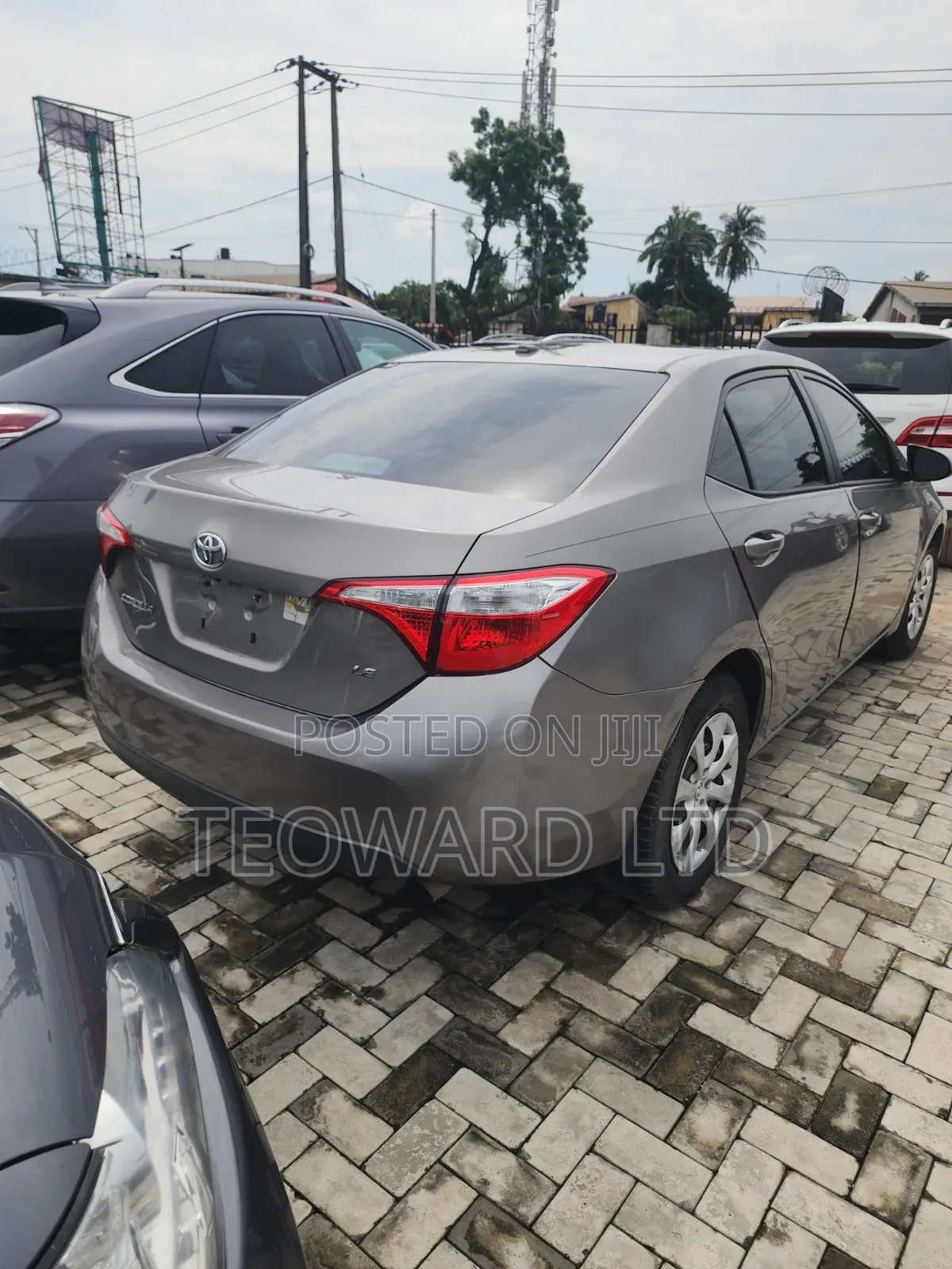 Toyota Corolla LE 4dr Sedan (1.8L 4cyl CVT) 2015 Brown