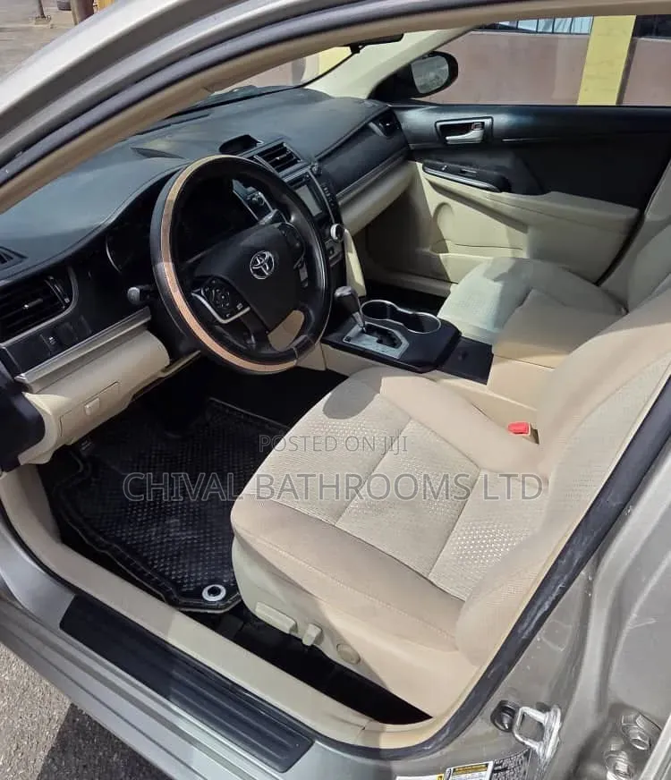 Toyota Camry L 4dr Sedan (2.5L 4cyl 6A) 2014 Gold