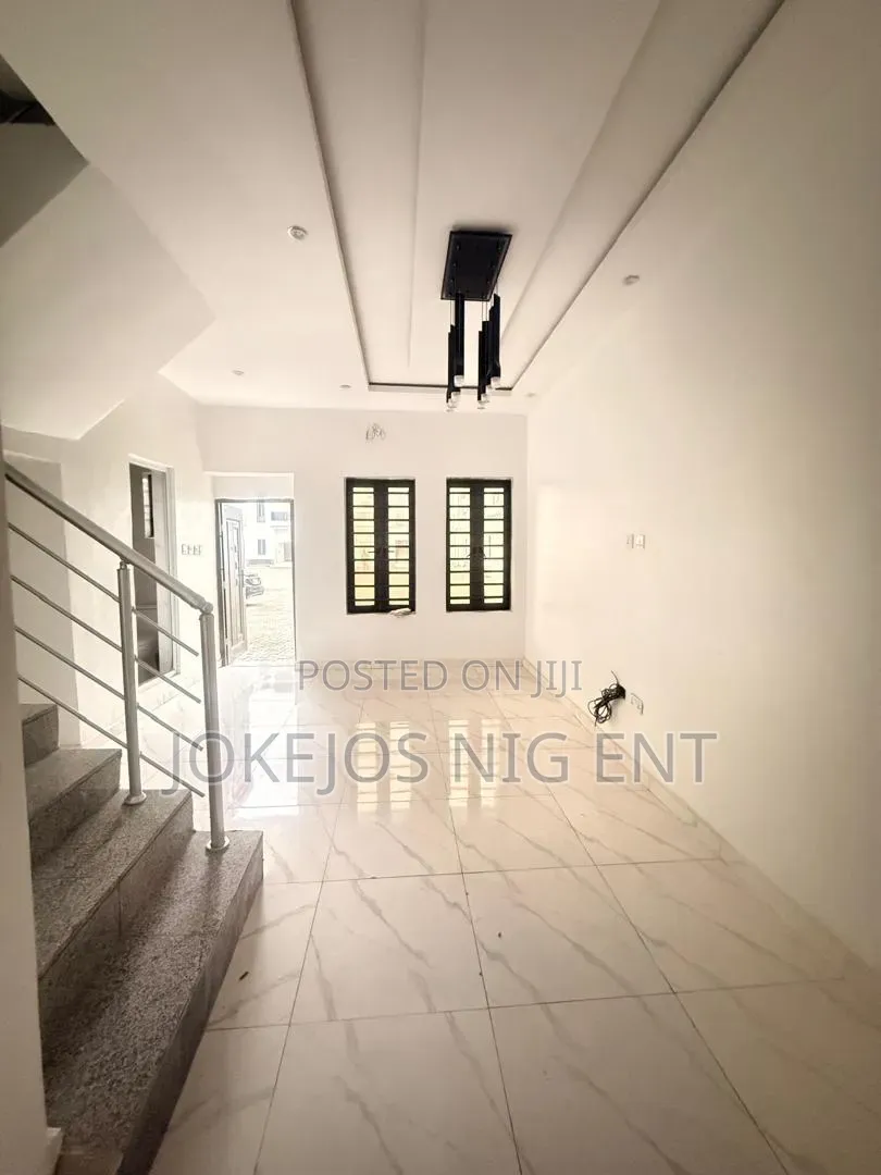 3bdrm Townhouse/Terrace in Mobile Road, VGC / Ajah for sale