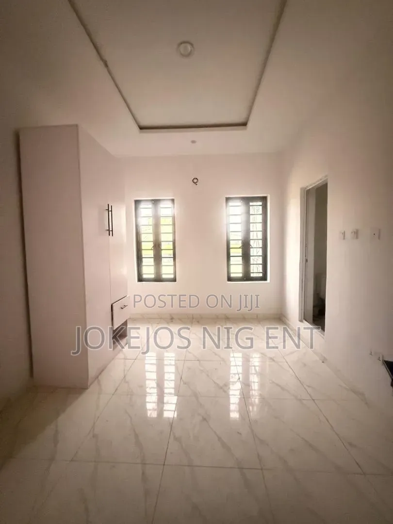 3bdrm Townhouse/Terrace in Mobile Road, VGC / Ajah for sale