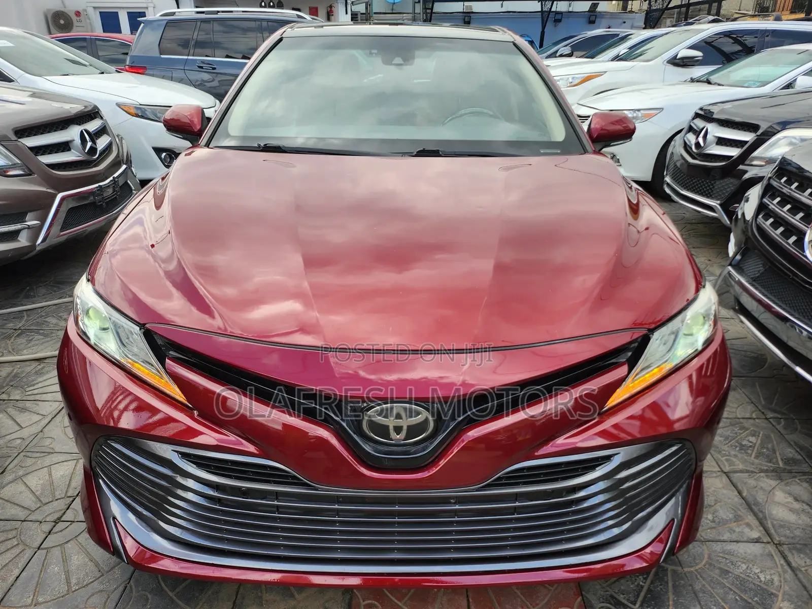 Toyota Camry XLE FWD (2.5L 4cyl 8AM) 2018 Red
