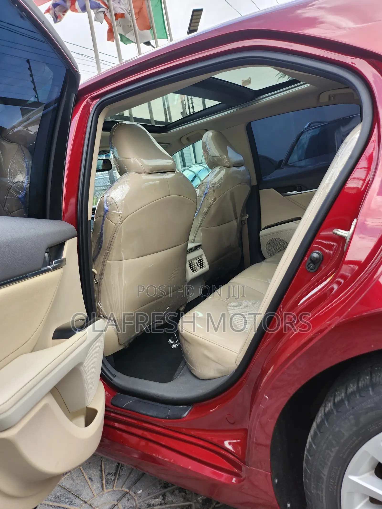 Toyota Camry XLE FWD (2.5L 4cyl 8AM) 2018 Red