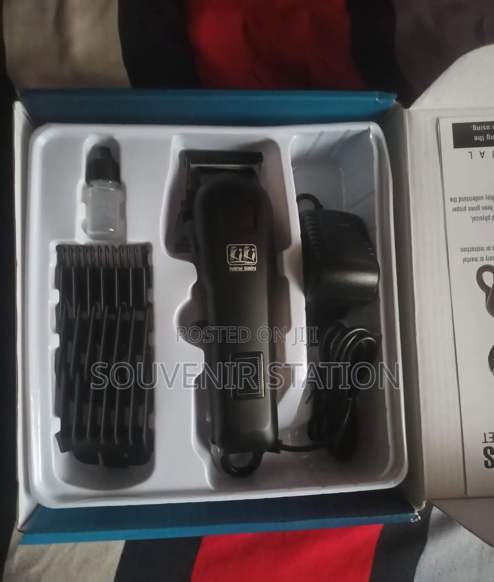 Cordless Rechargeable Professional Clipper With Accessories