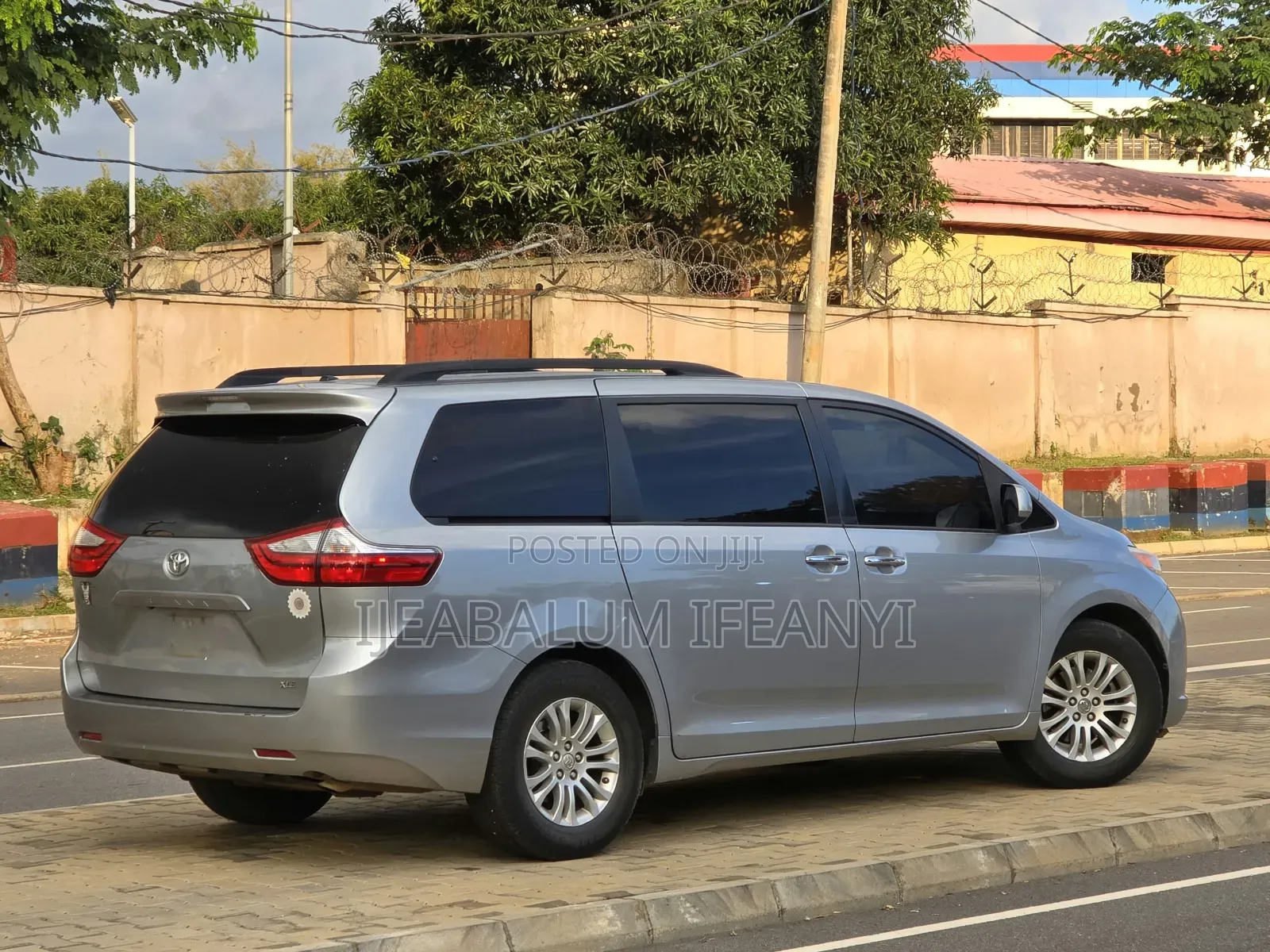 Toyota Sienna 2015 Silver