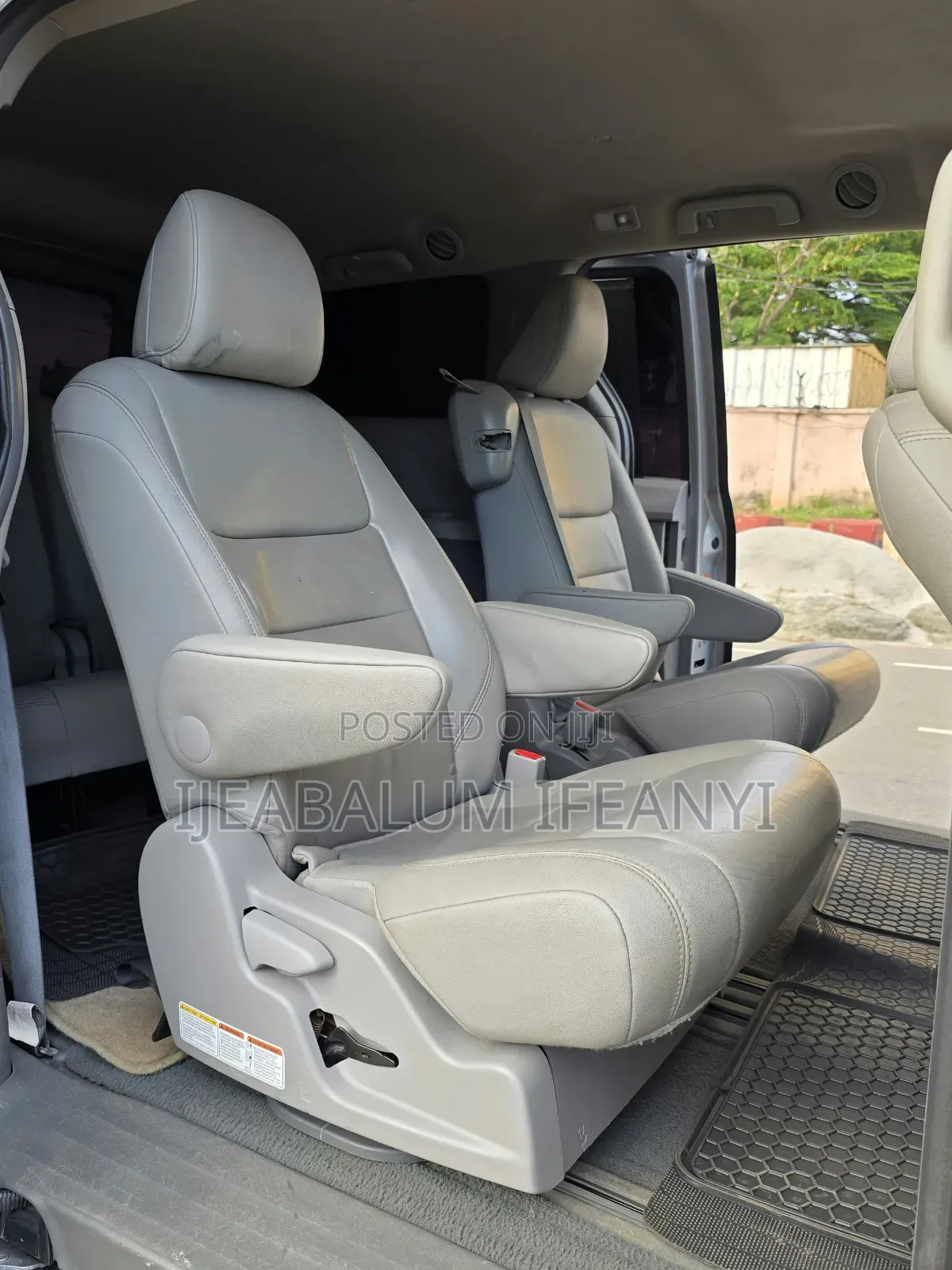 Toyota Sienna 2015 Silver