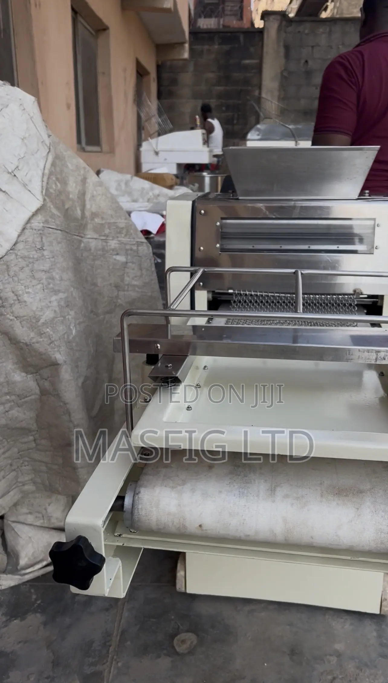 Dough Moulder