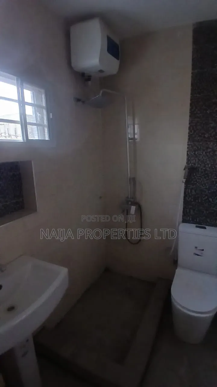 3bdrm Bungalow in Meridian Park Estate, Awoyaya for rent