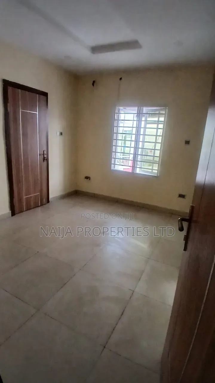 3bdrm Bungalow in Meridian Park Estate, Awoyaya for rent