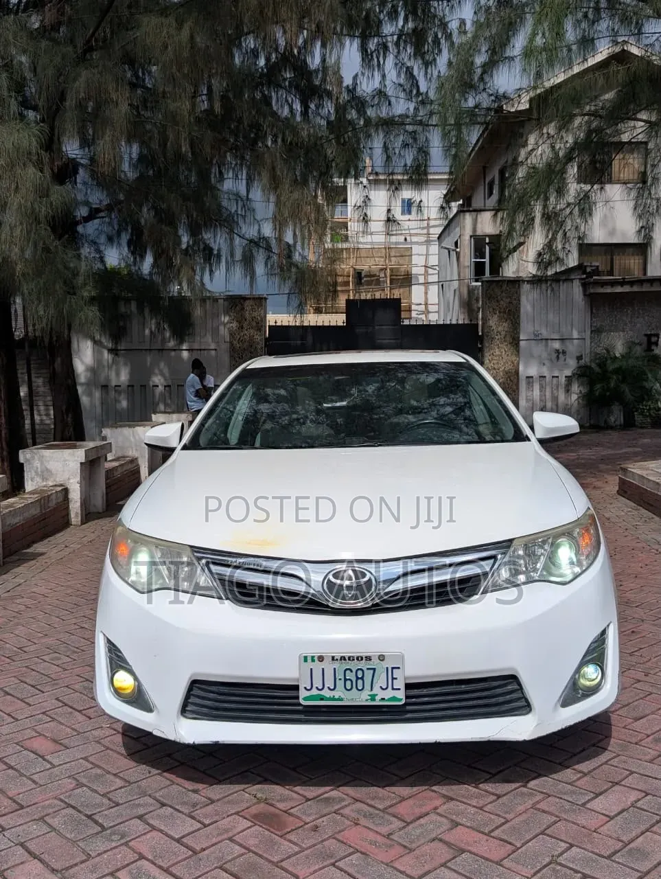 Toyota Camry XLE 4dr Sedan (2.5L 4cyl 6A) 2014 White