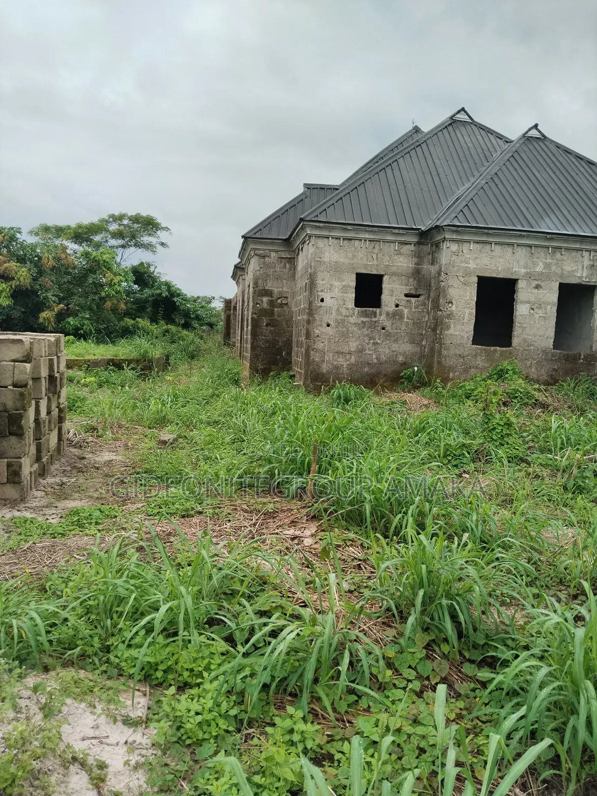 3bdrm Bungalow in Benin Road Abraka, Ethiope East for sale