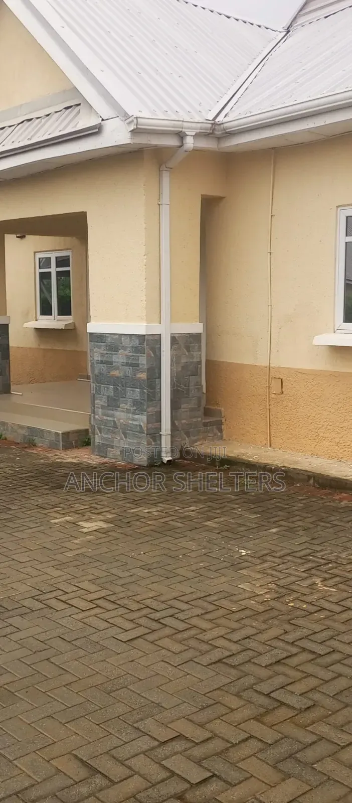 3bdrm Bungalow in Von Garden, FHA for sale