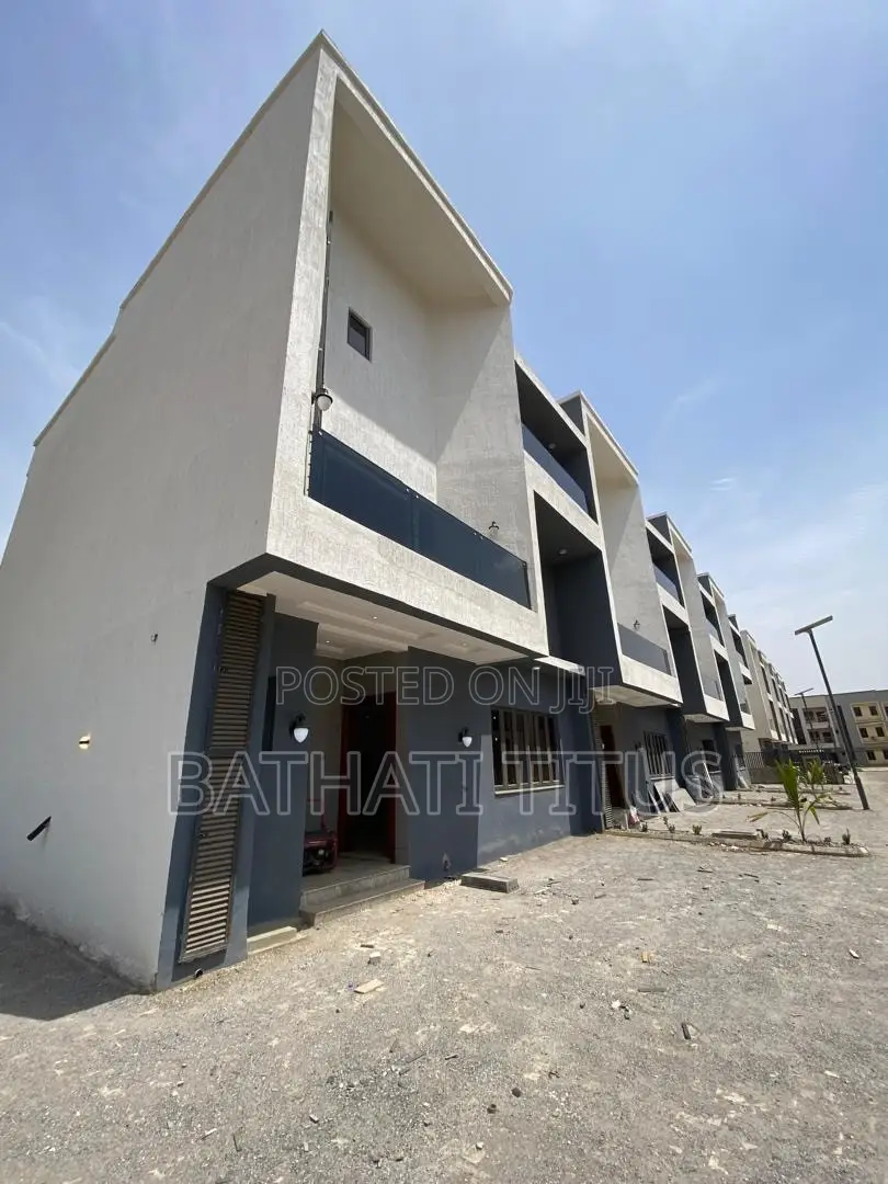 4bdrm Duplex in Kaura for sale