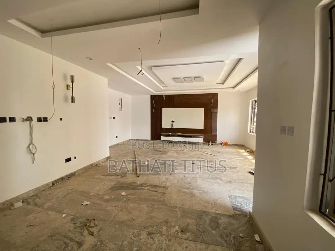 4bdrm Duplex in Kaura for sale