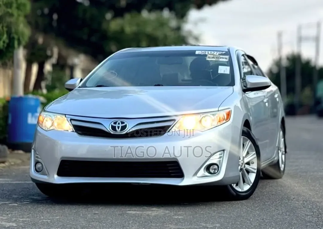 Toyota Camry 2012 Silver