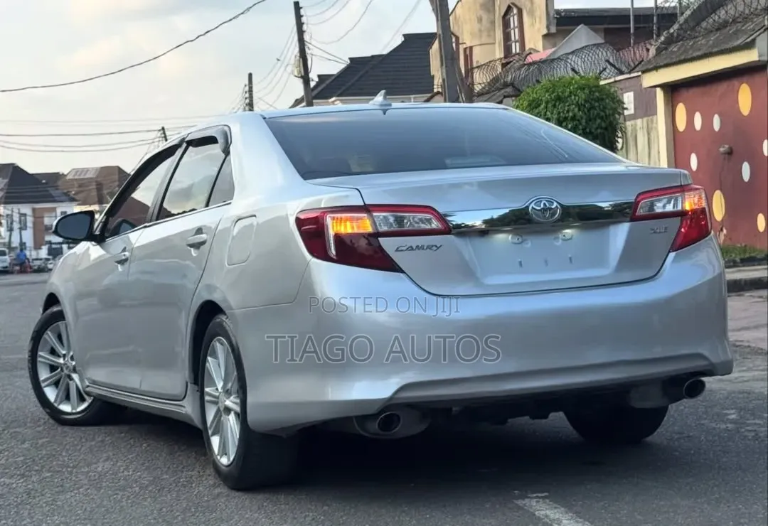 Toyota Camry 2012 Silver