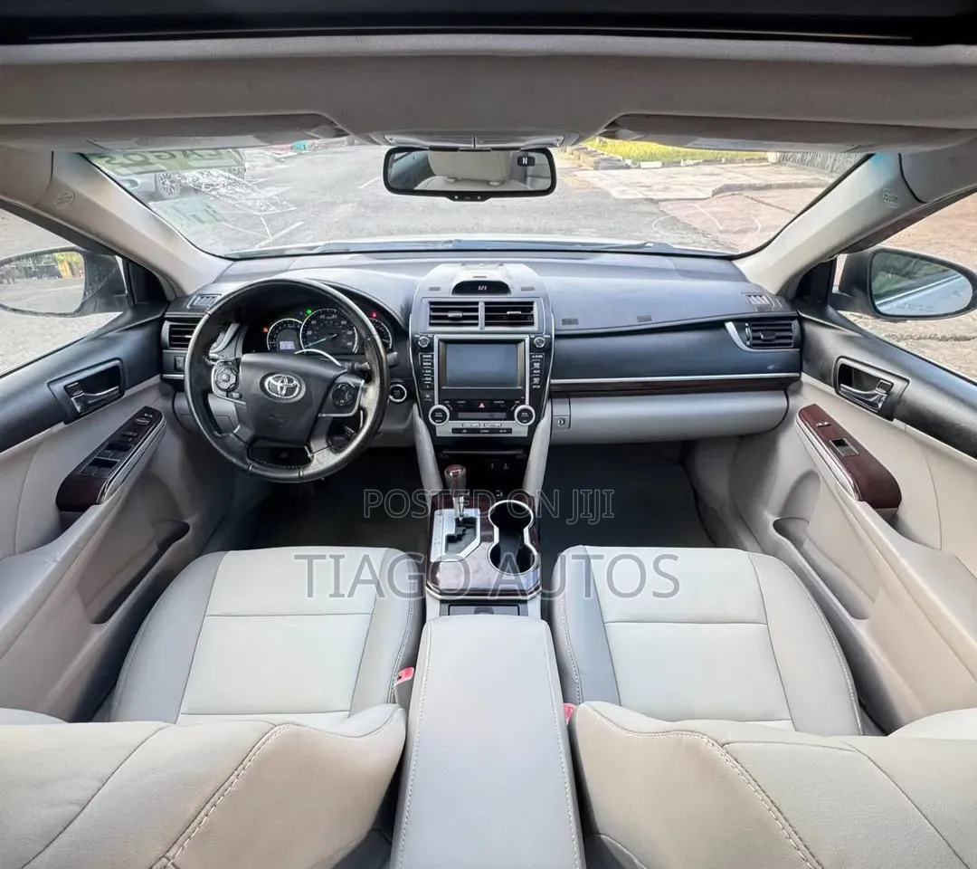 Toyota Camry 2012 Silver