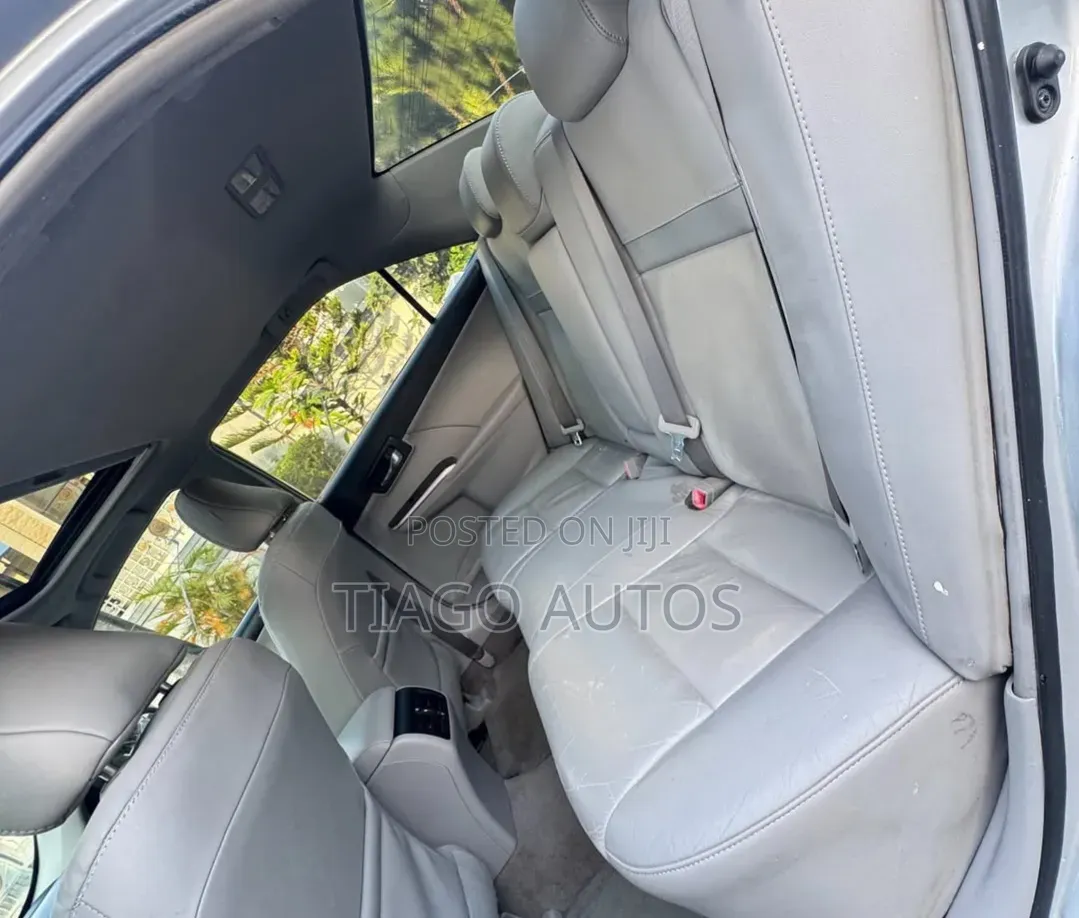 Toyota Camry 2012 Silver
