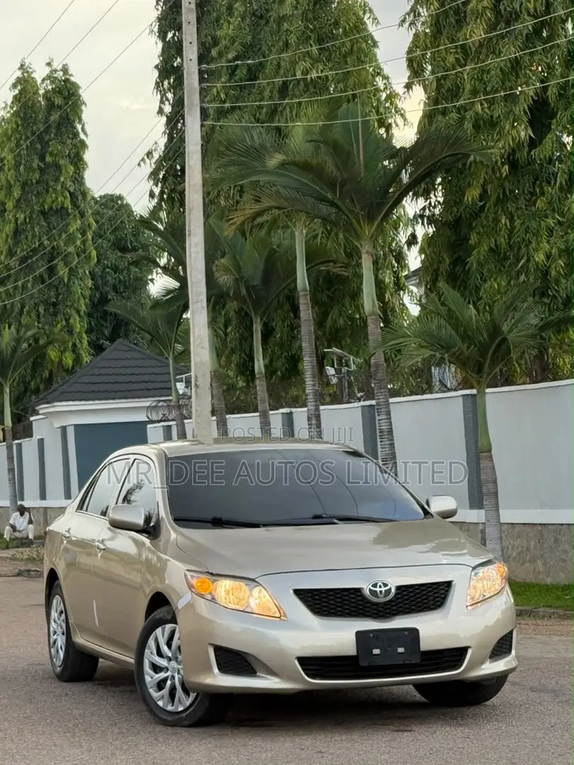 Toyota Corolla 2010 Gold