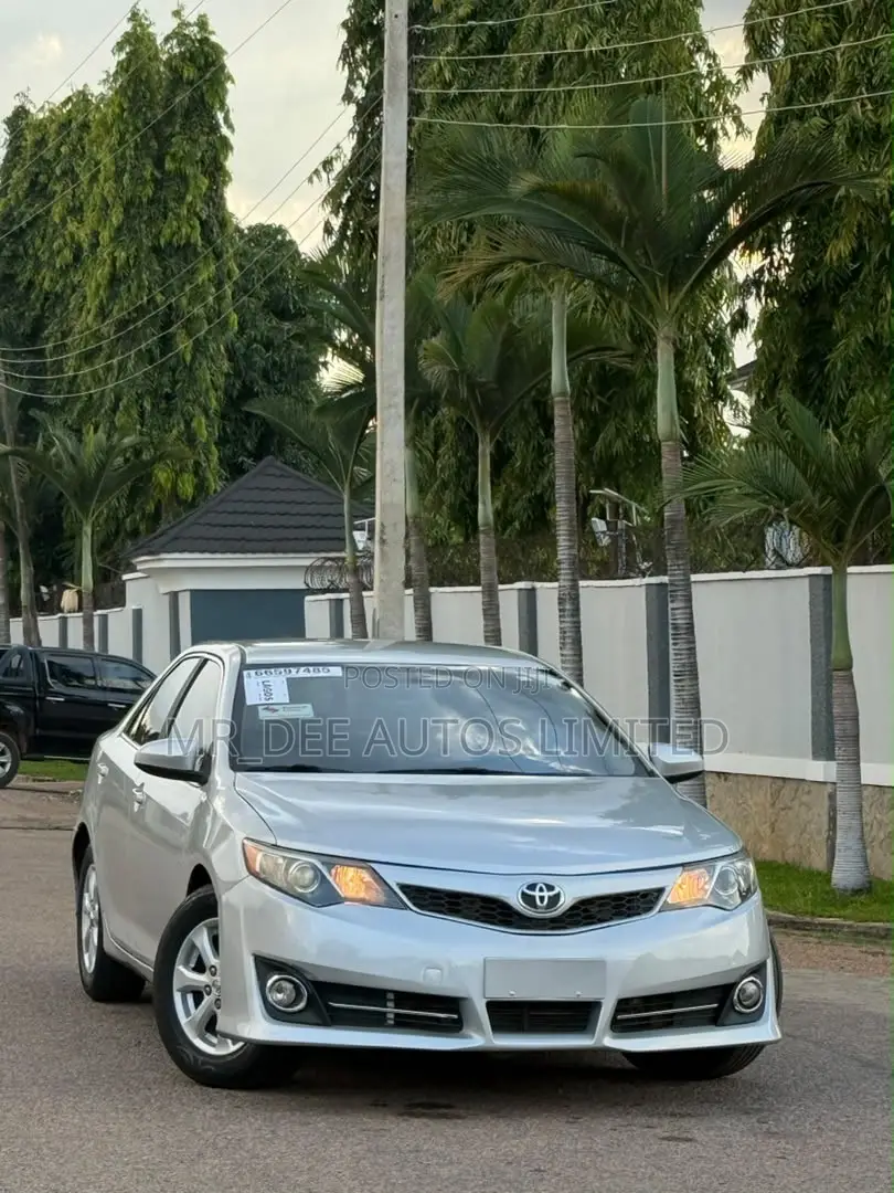 Toyota Camry 2012 Silver