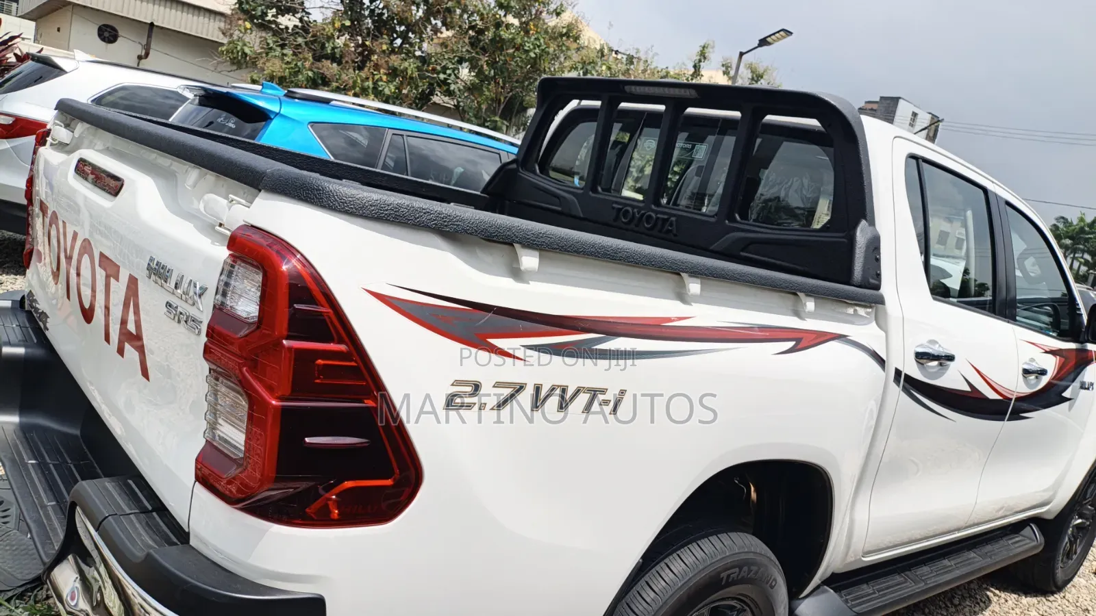 Toyota Hilux 2023 White