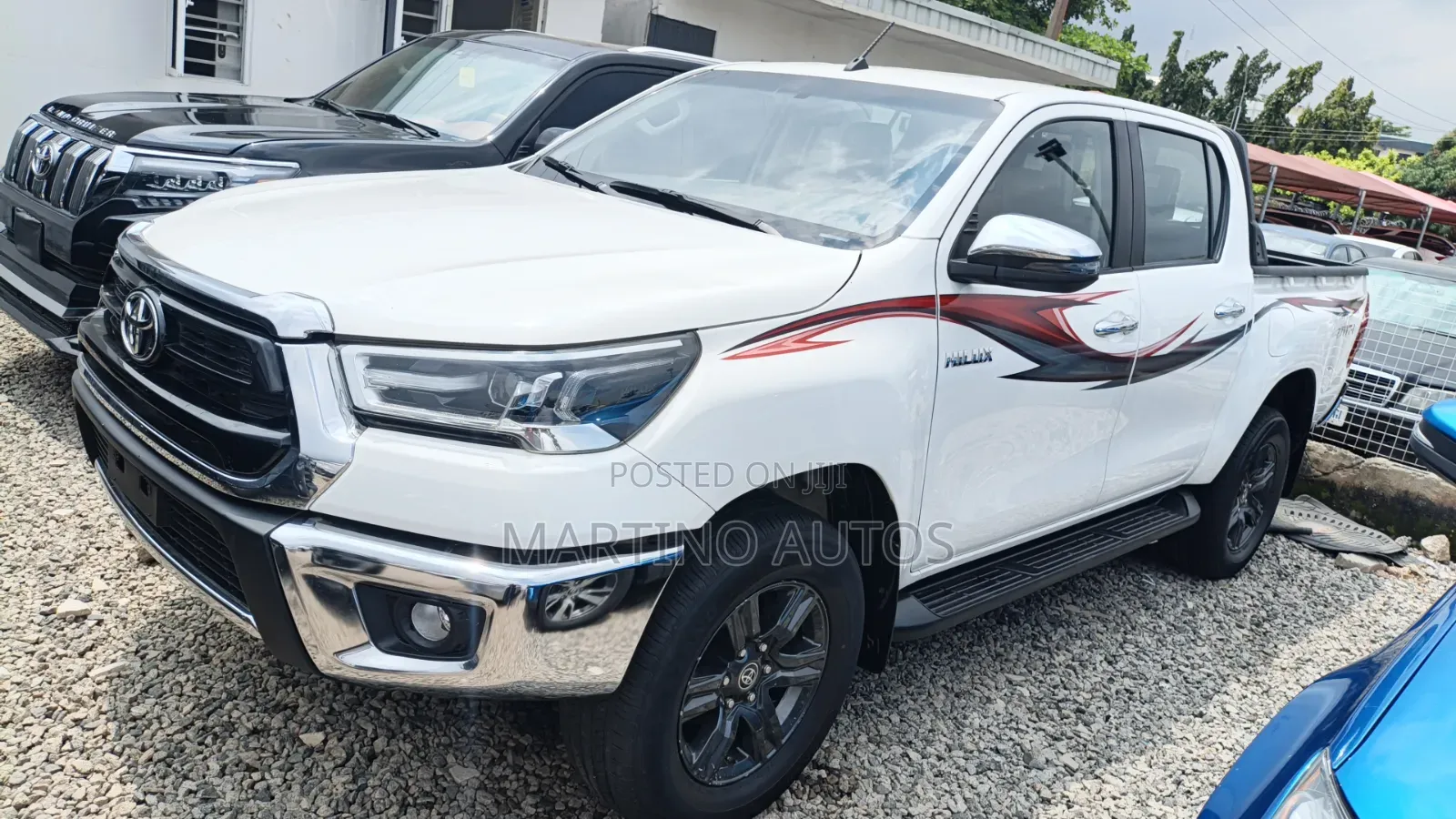 Toyota Hilux 2023 White